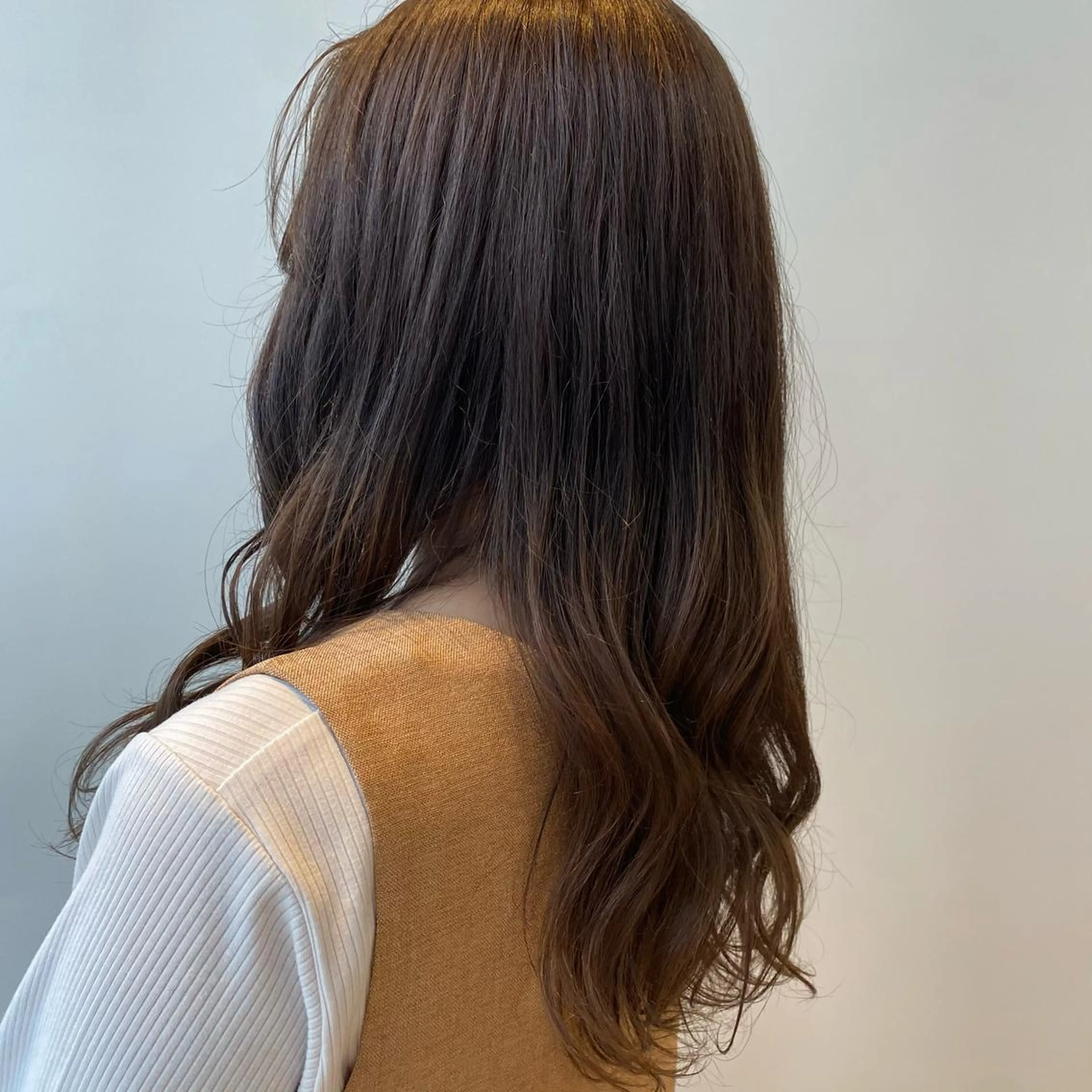 ロング カラー あやめ【顔まわり/レ イヤー/柔らかカラ】のヘアスタイル