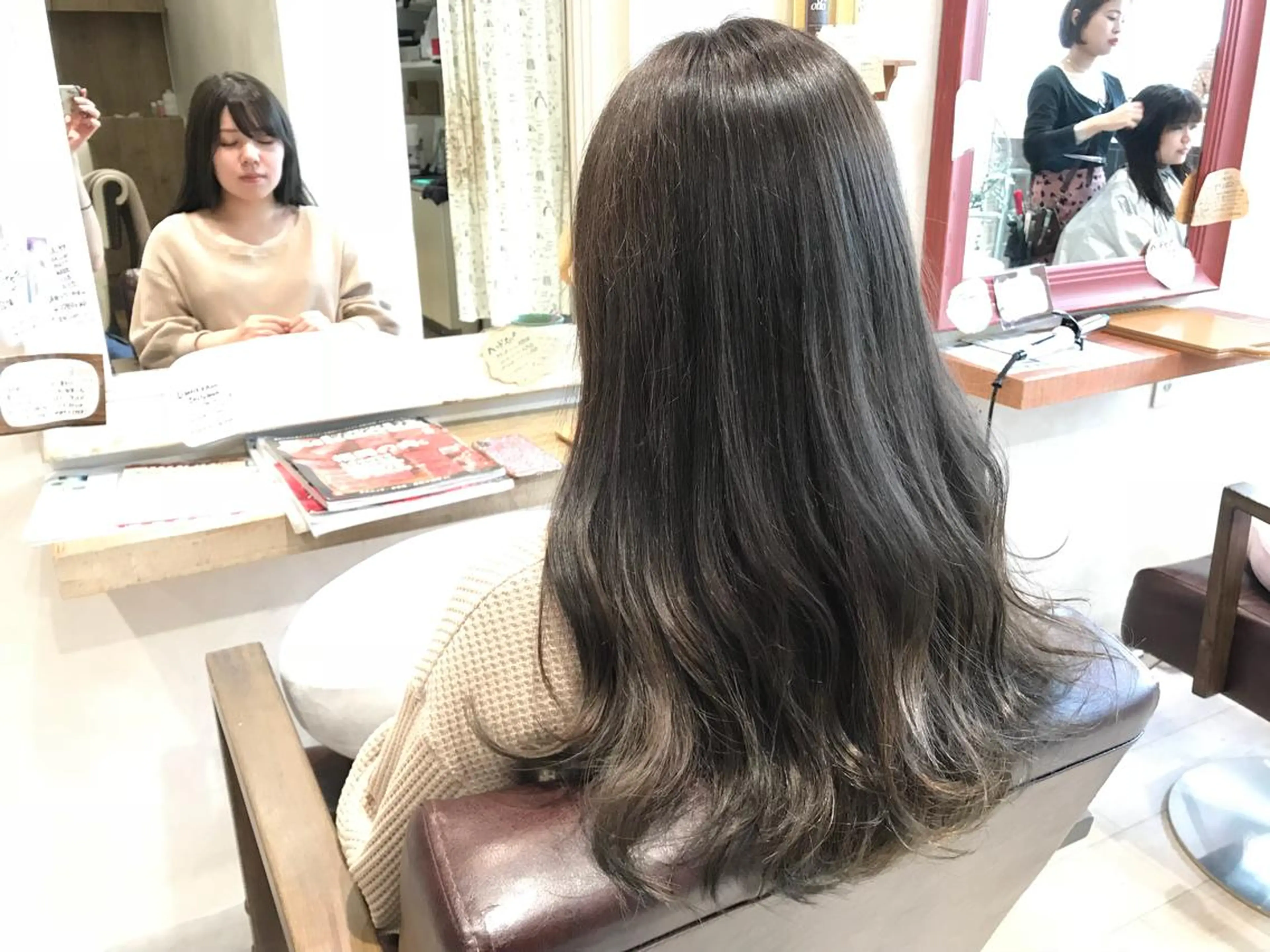 セミロング カラー イルミナカラー メンズ指名多数!! SiLO 田島のヘアスタイル