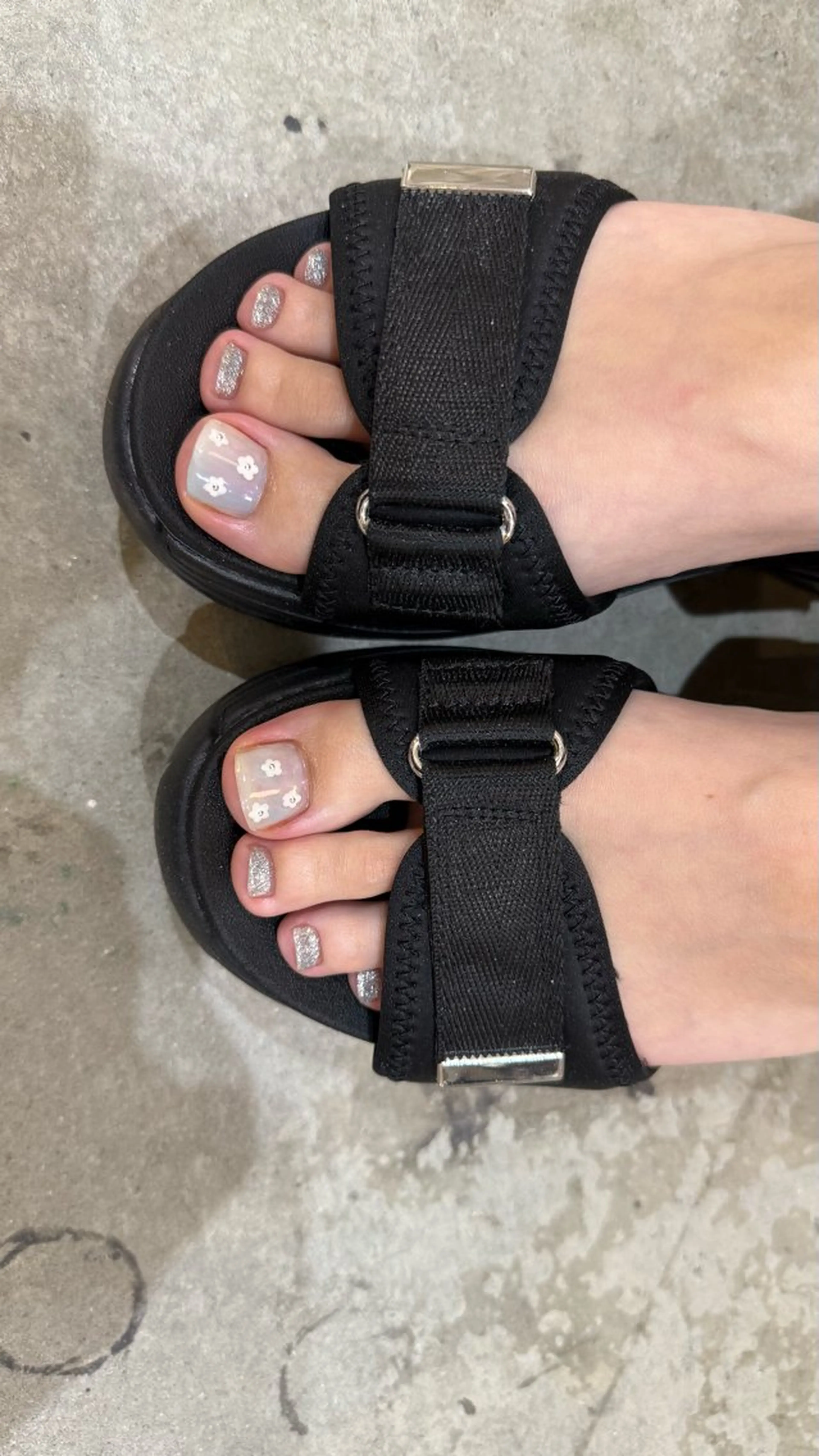 ネイル 栗林 夏鈴のネイルデザイン