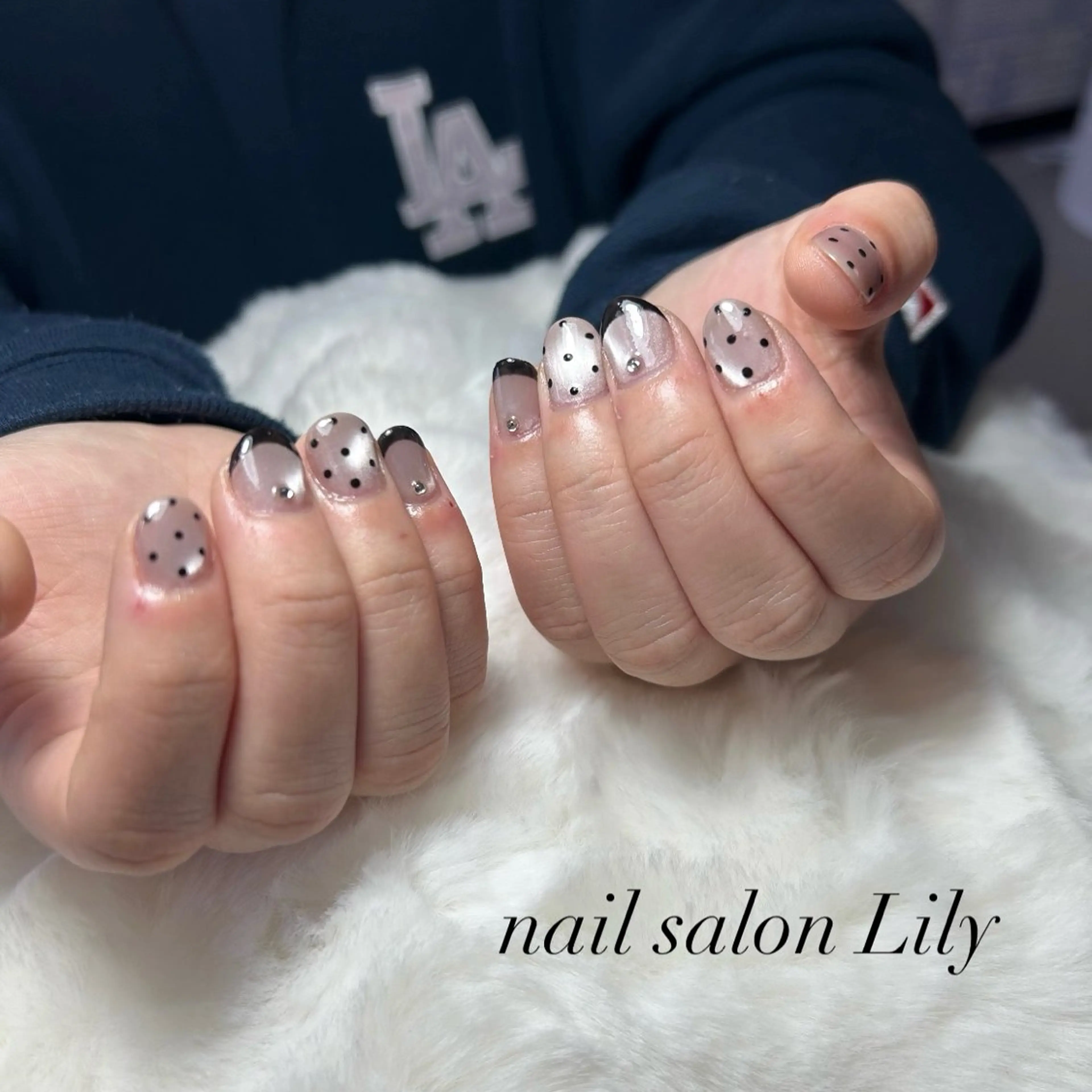 ネイル フレンチネイル マグネットネイル ハンドネイル nail salon Lily所属・藤田 璃々のネイルデザイン
