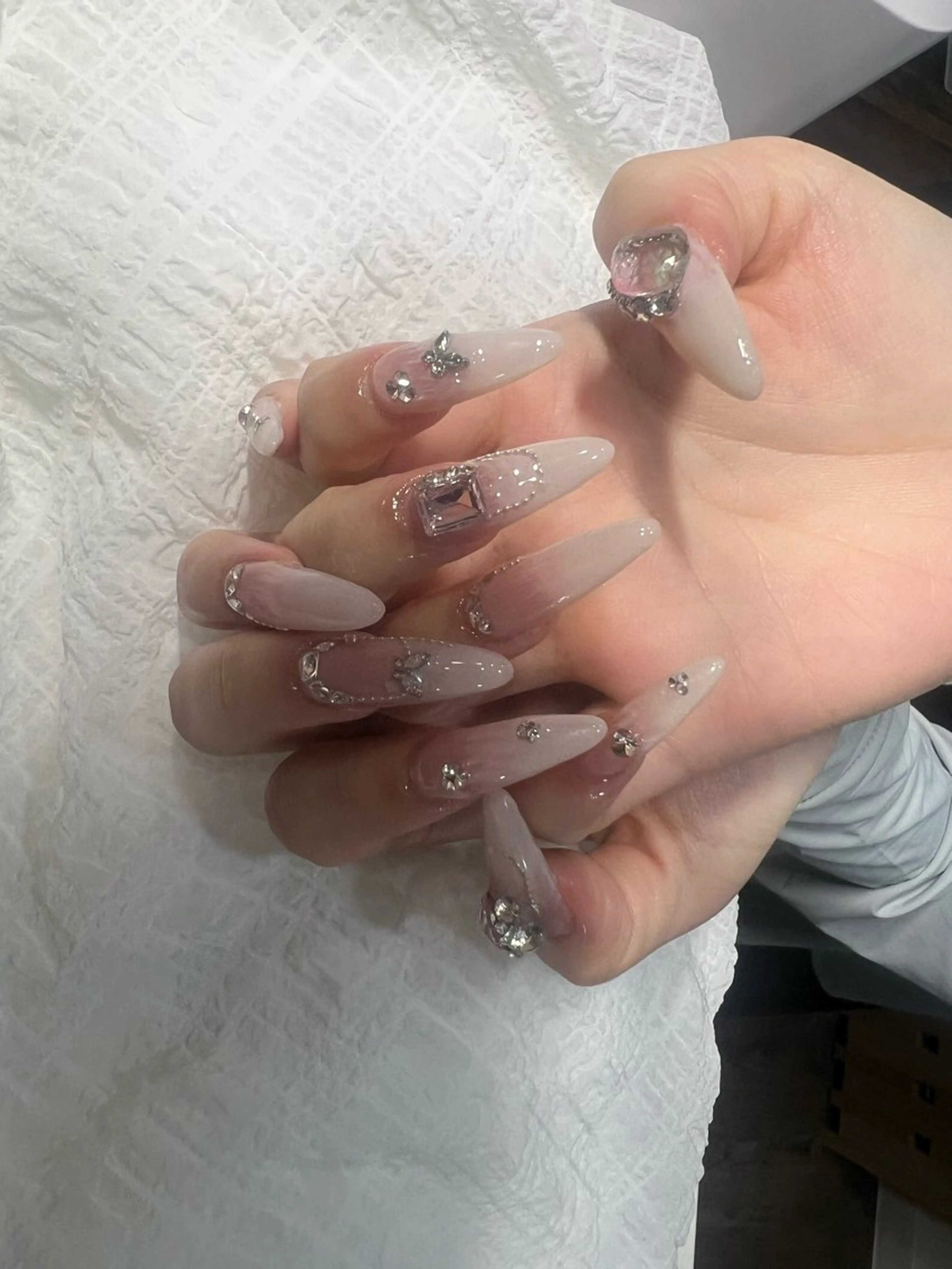 ネイル ハンドネイル 長さ出し専門 パーツのネイルデザイン