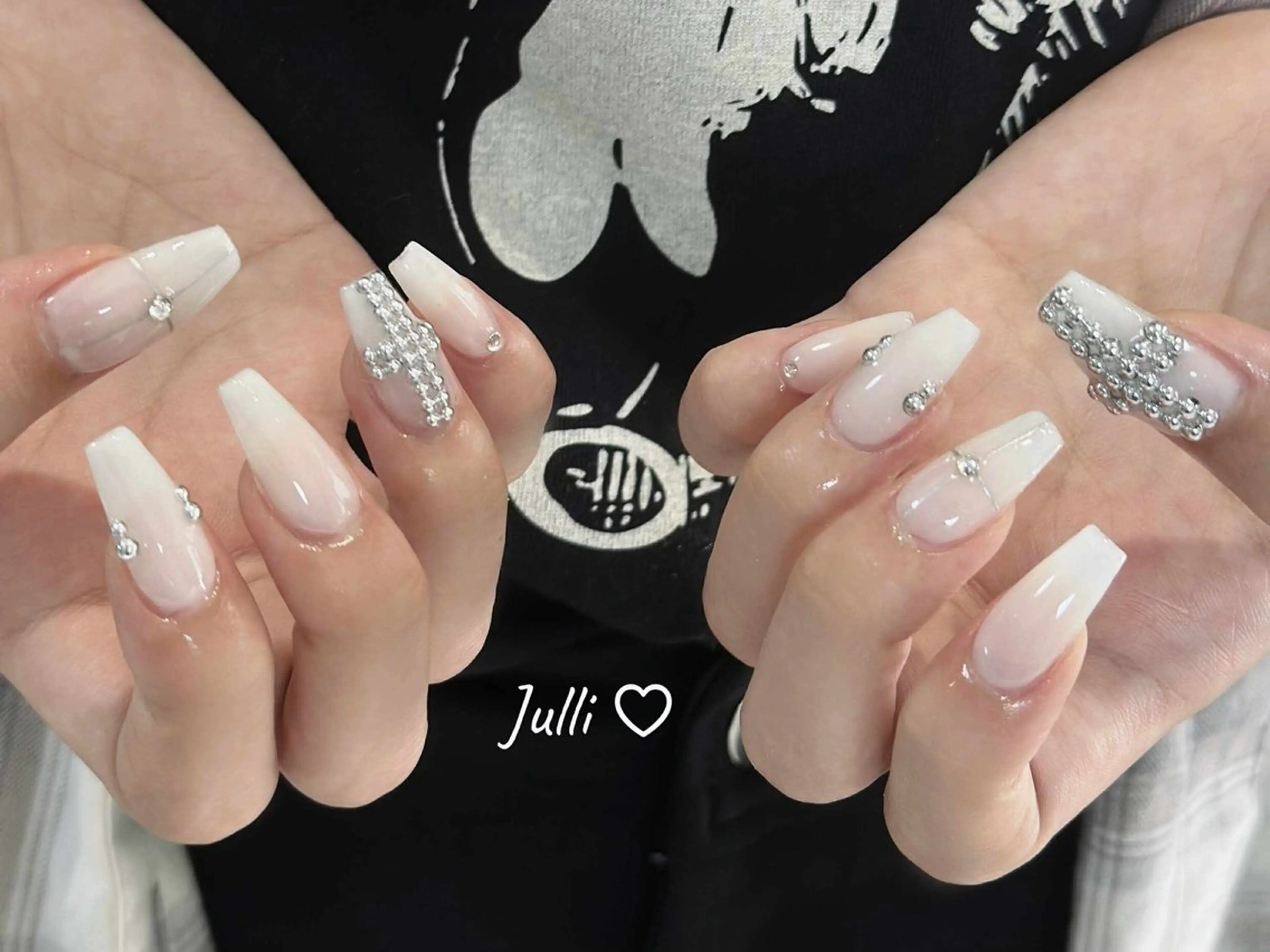 ネイル ボルドー ブラウン チークネイル ドット フットネイル Julli NailStudioのネイルデザイン