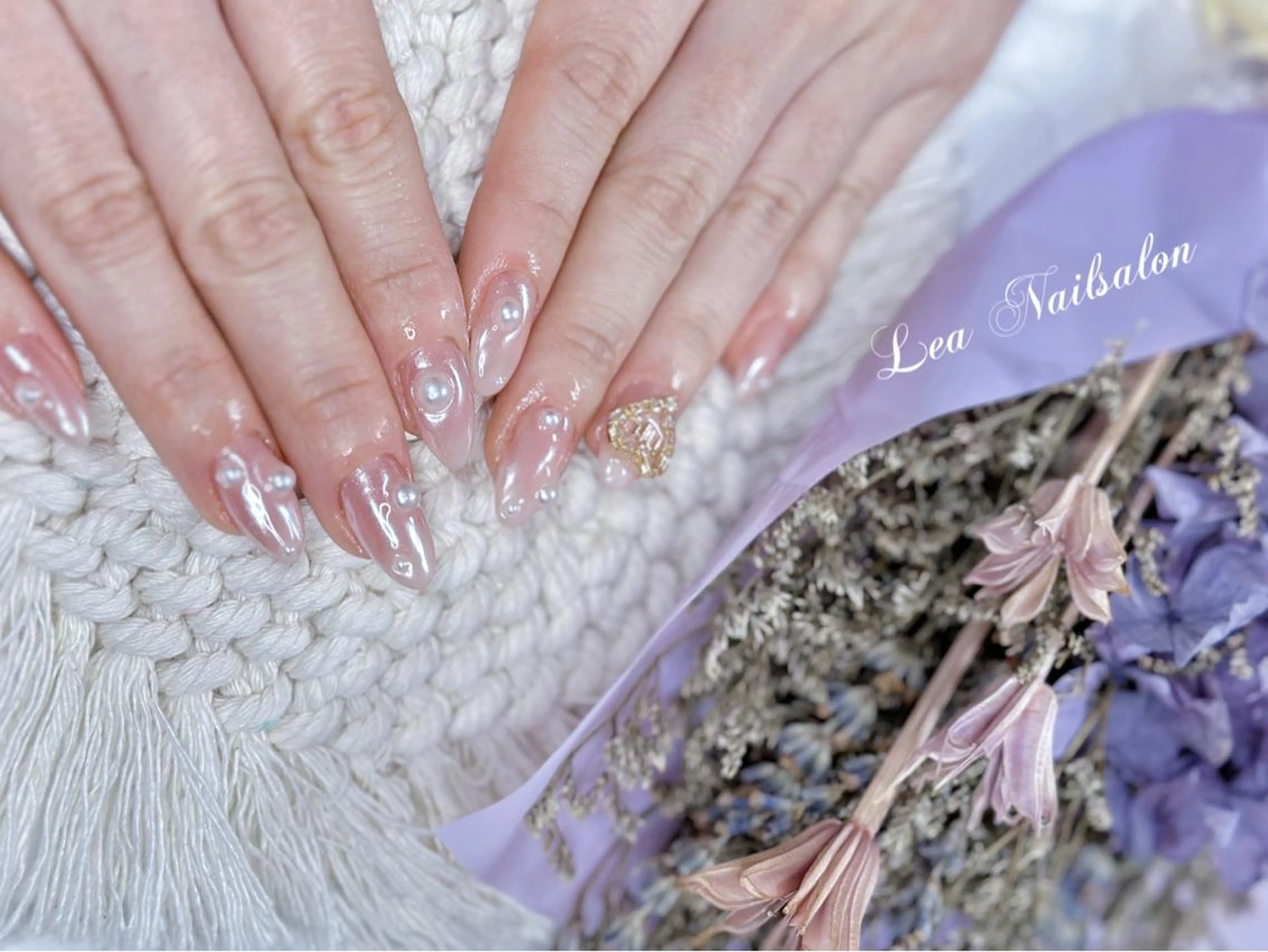 ミディアム カラー ネイル Lea NAILsalon所属・Le’a NailSalonのネイルデザイン