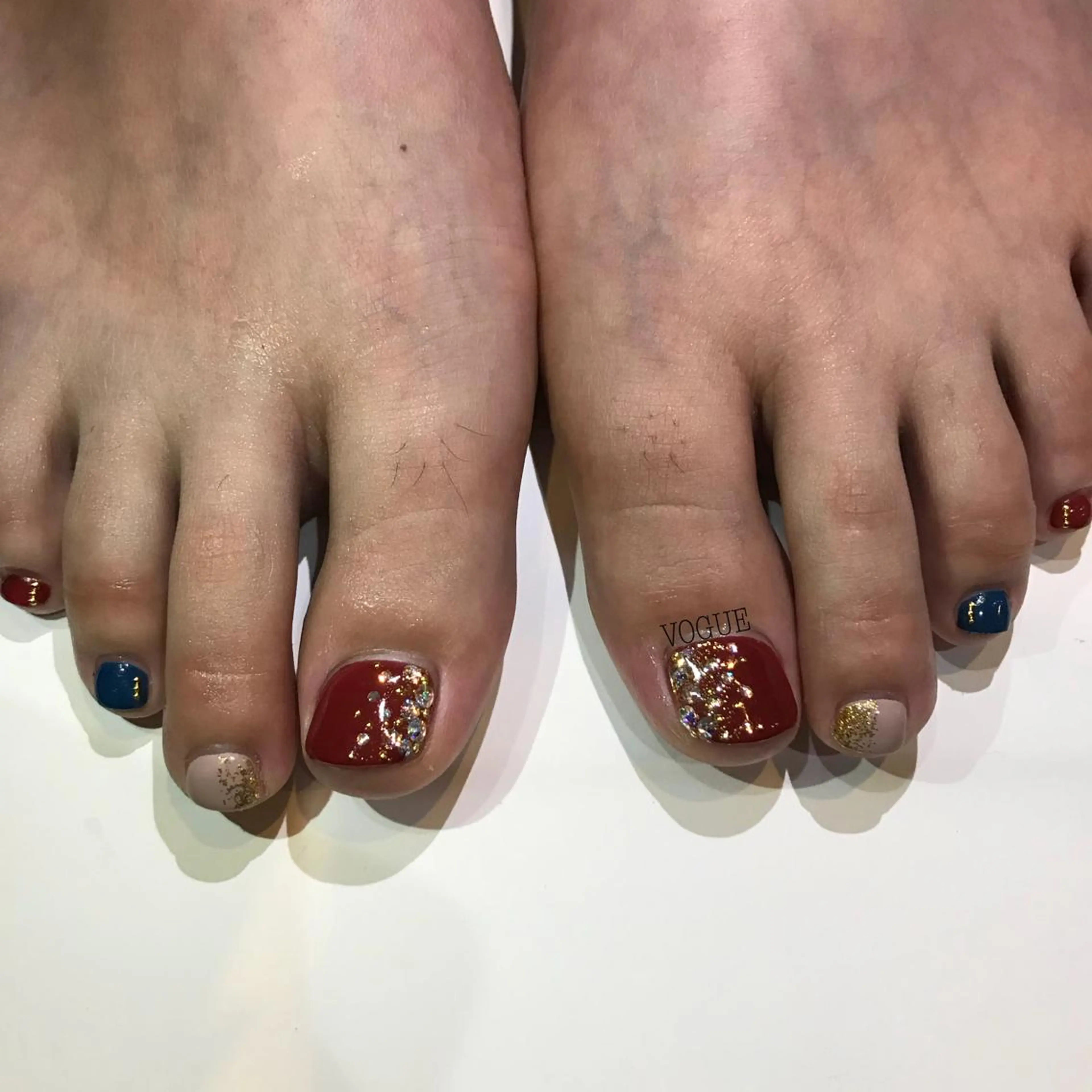 ネイル フットネイル VOGUE ×SWANのネイルデザイン