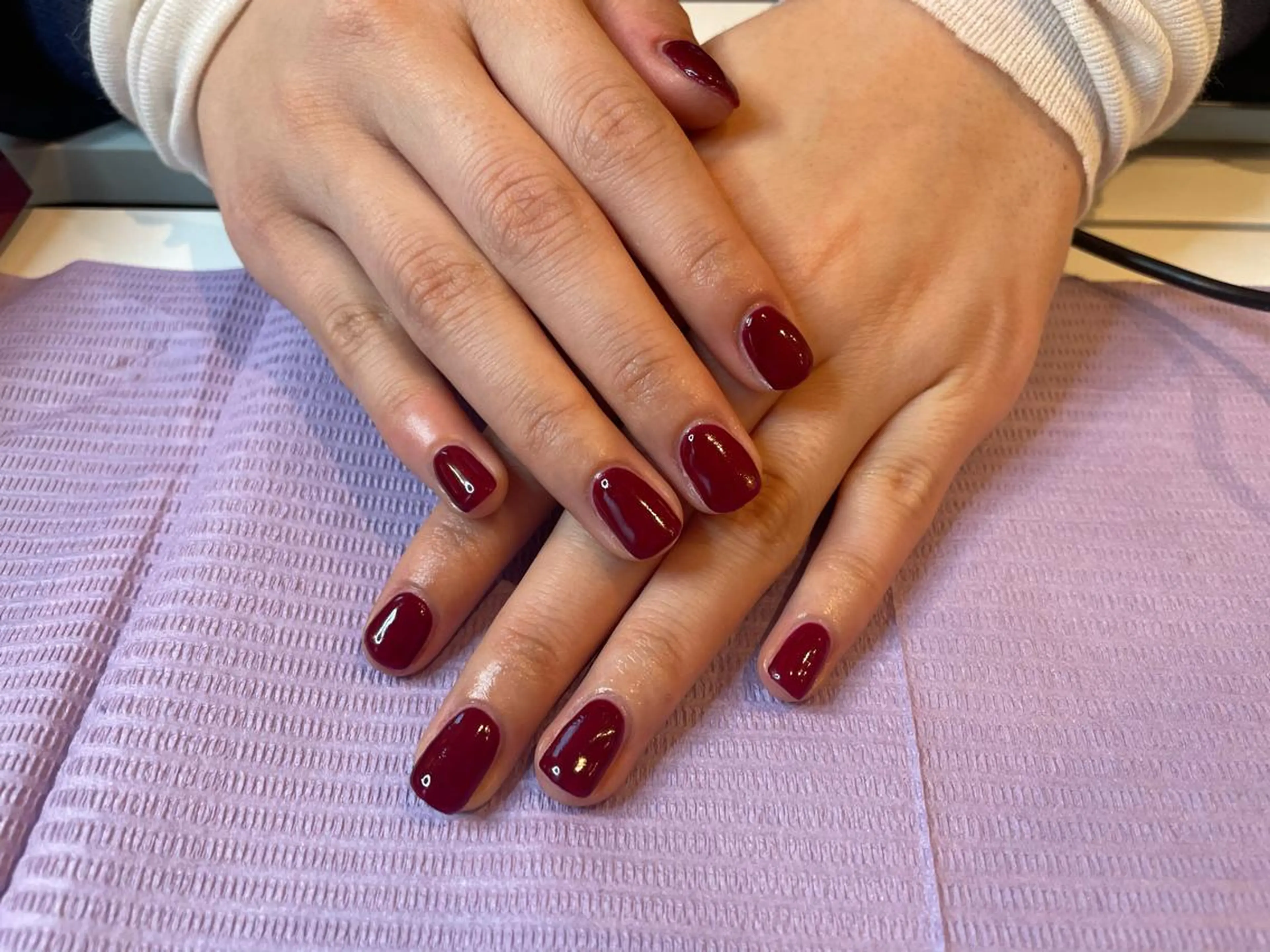 ネイル ワンカラーネイル 赤色 Lilly's art所属・休業中 リリーズアートのネイルデザイン