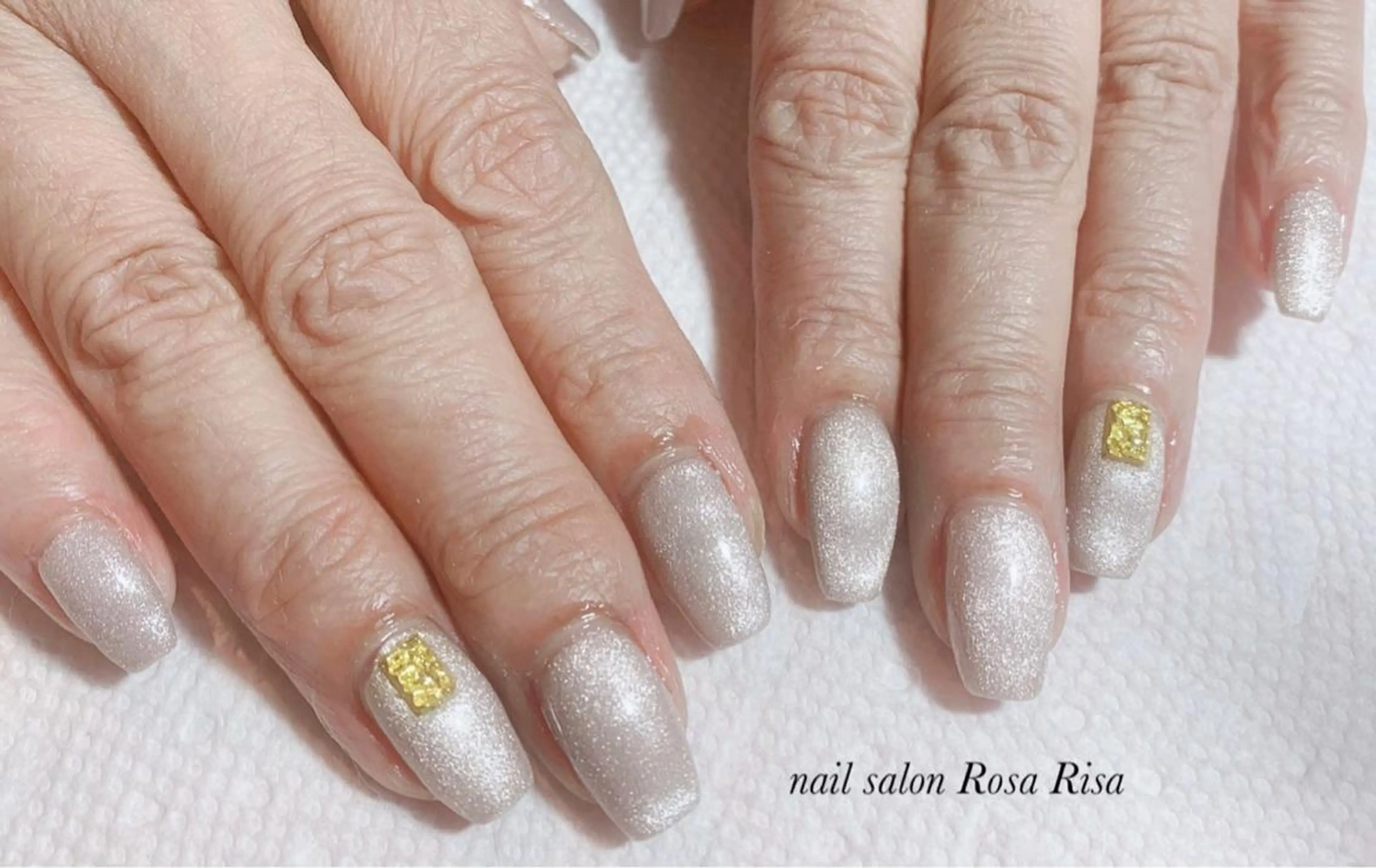 ミディアム ネイル マグネットネイル ハンドネイル ネイルスタジオ シェイクユアハンズのネイルデザイン