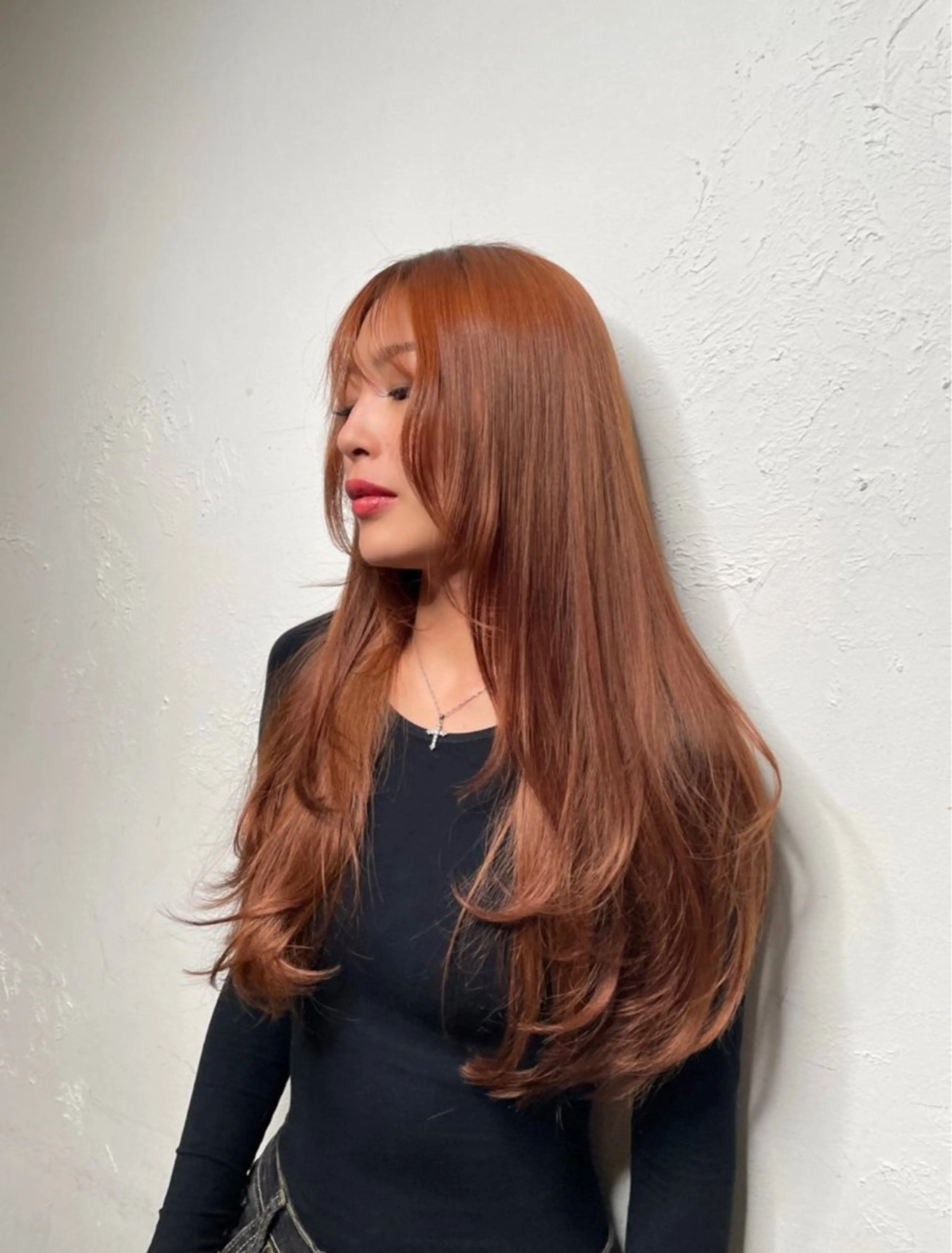 ロング カラー ブリーチ オレンジ レイヤーカット RINA ブリーチ / 海外レイヤーのヘアスタイル