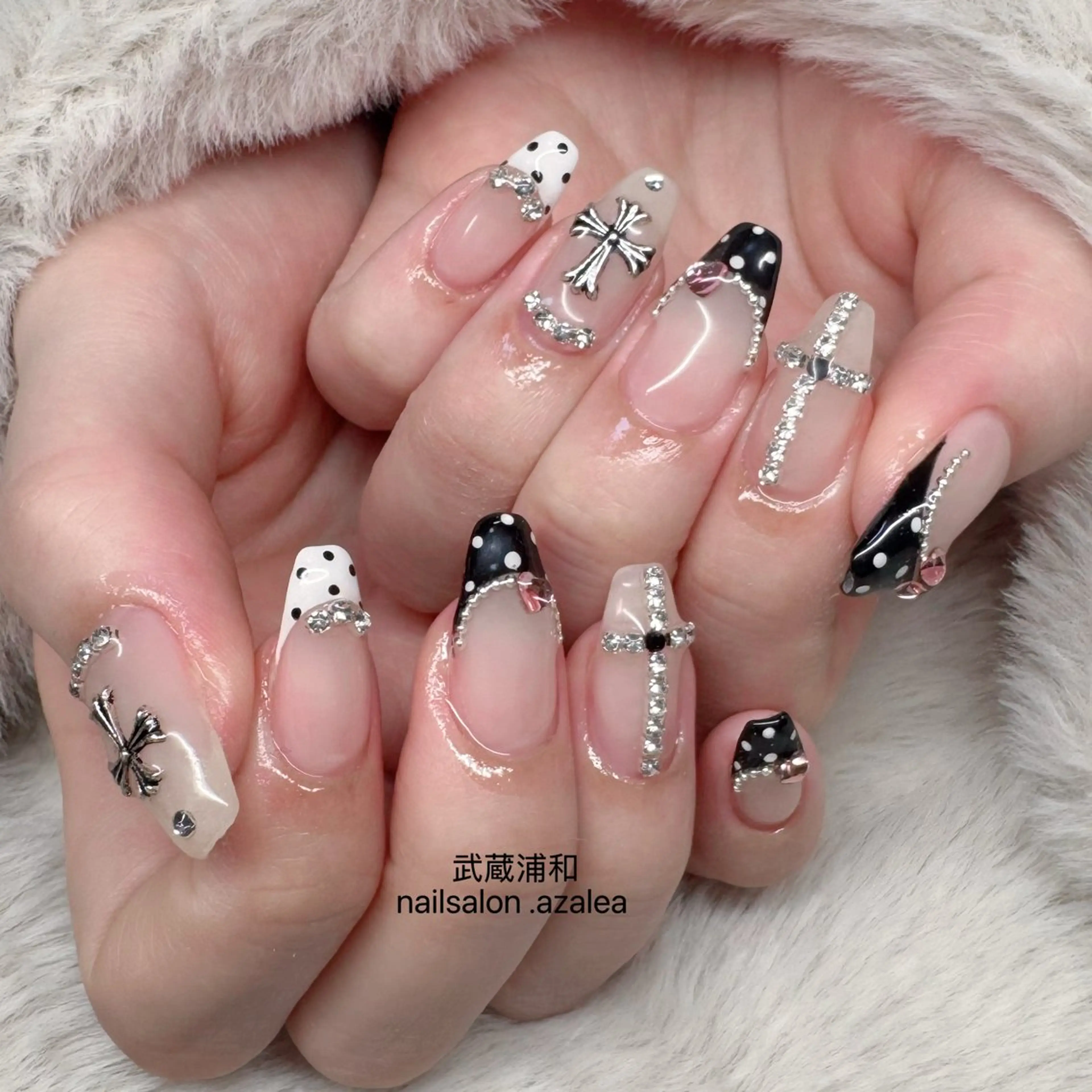 ネイル ハンドネイル R inのネイルデザイン