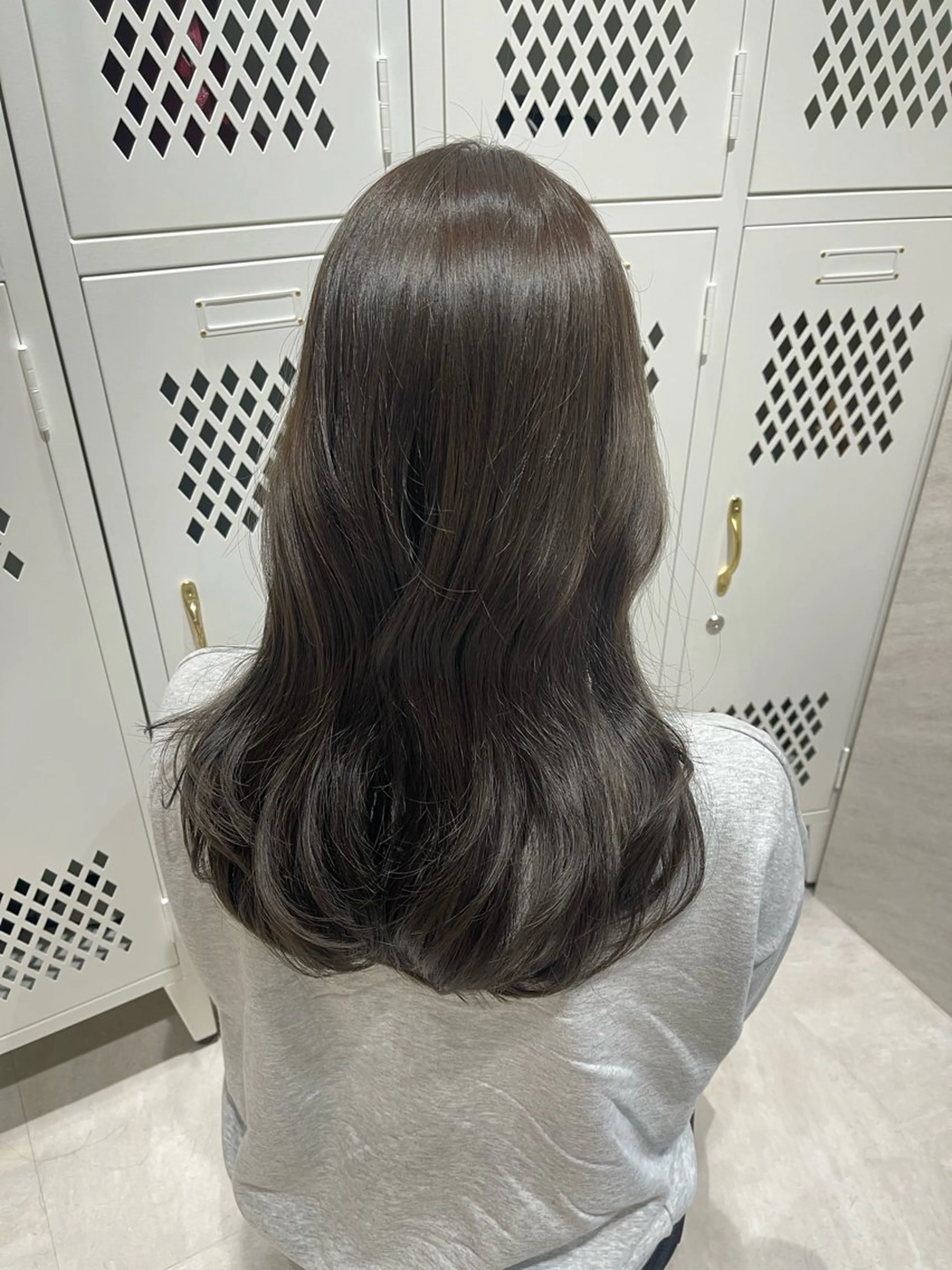 ロング カラー 透明感カラー グレージュ オリーブグレージュ オリーブグレー ヘアカラー トリートメント 🩵ボブ/レイヤー /髪質改善🩵のヘアスタイル