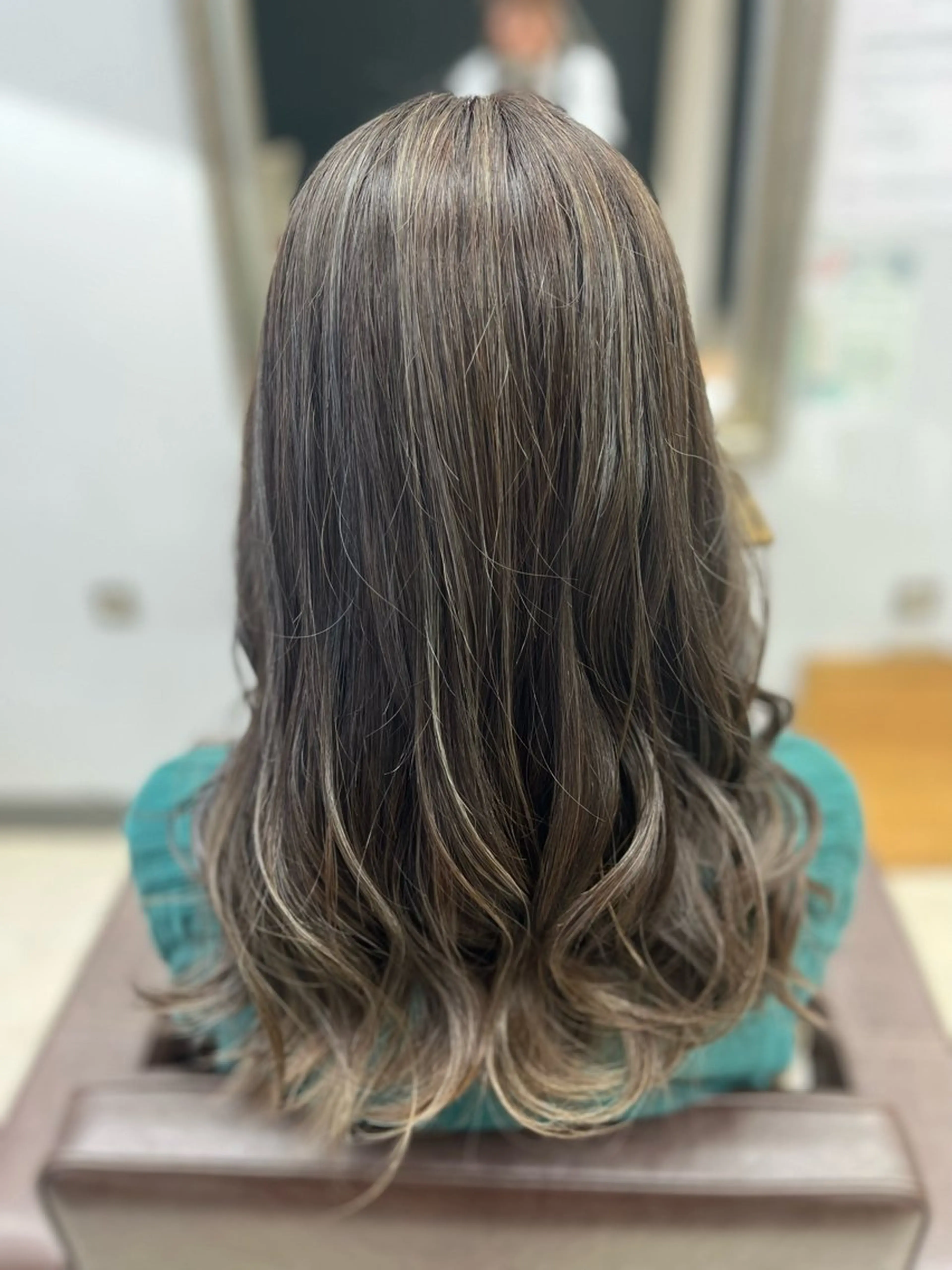 セミロング カラー ハイライトカラー ハイライト ヘアカラー Crescere所属・小島 凜のヘアスタイル