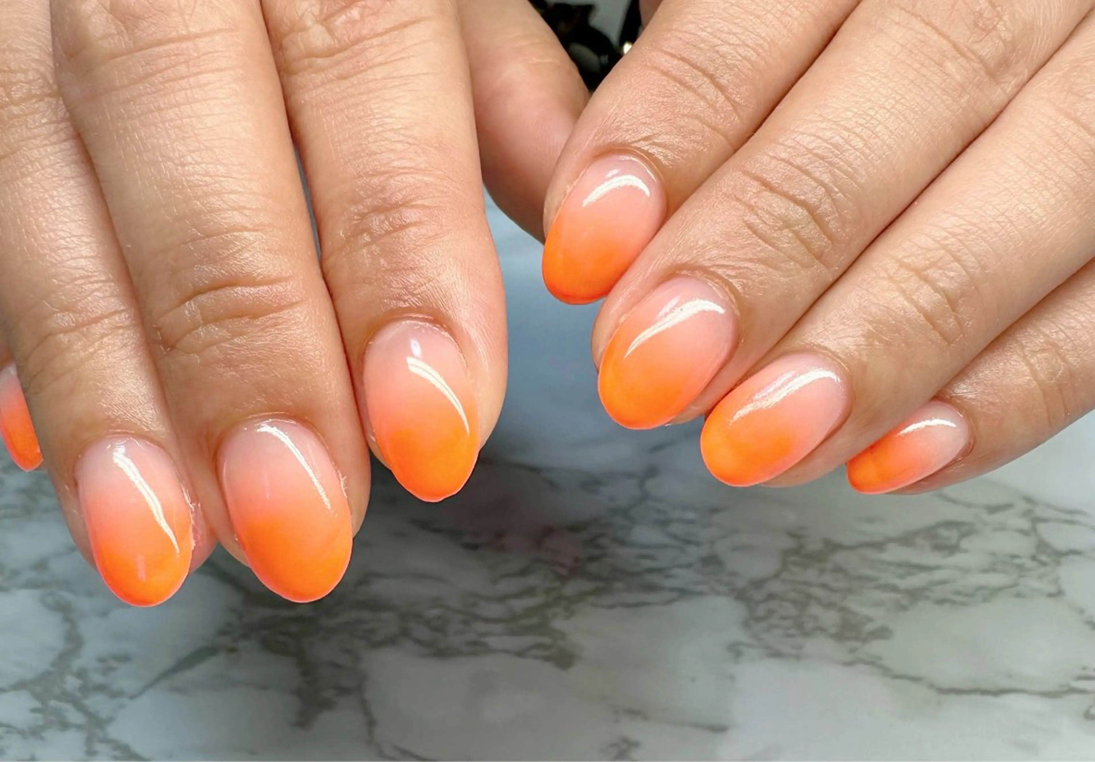 ネイル オーロラネイル ニュアンスネイル ワンカラーネイル 夏ネイル ハンドネイル M.N_ nailのネイルデザイン