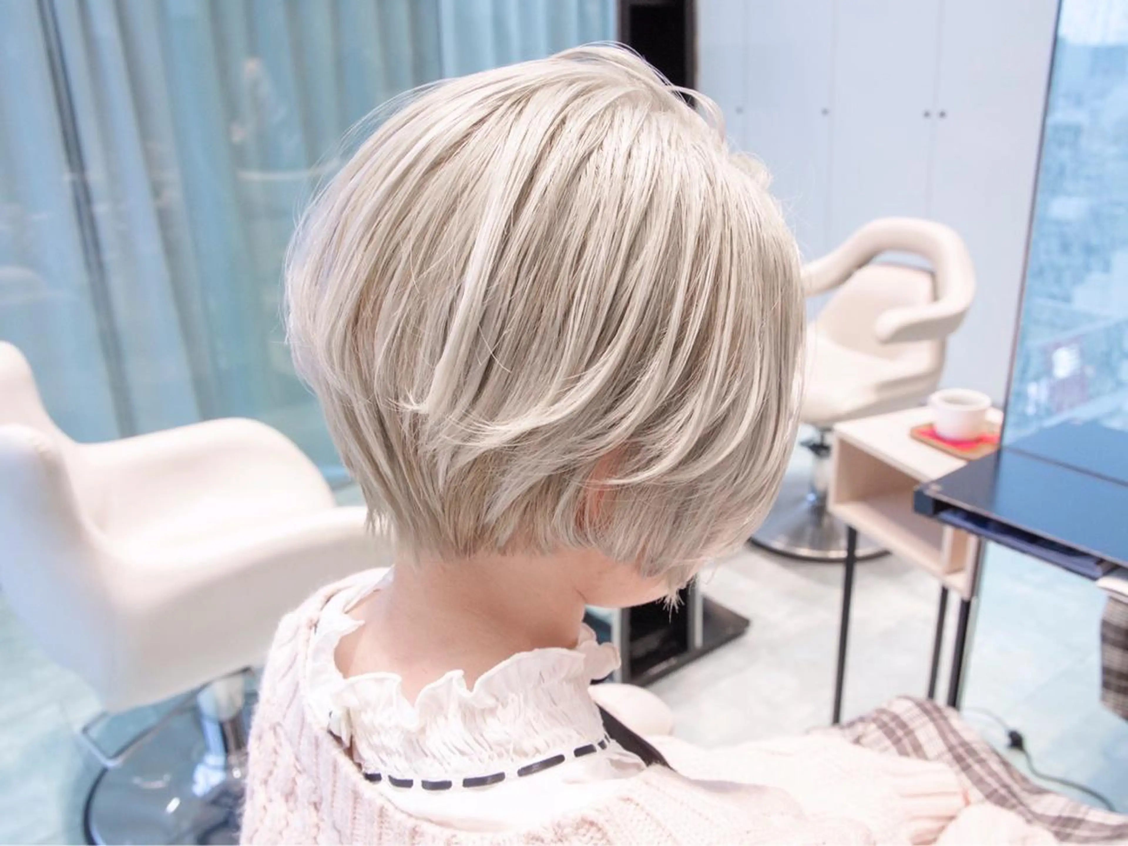 ショート カラー Re:ta Hair 飯田淳平のヘアスタイル