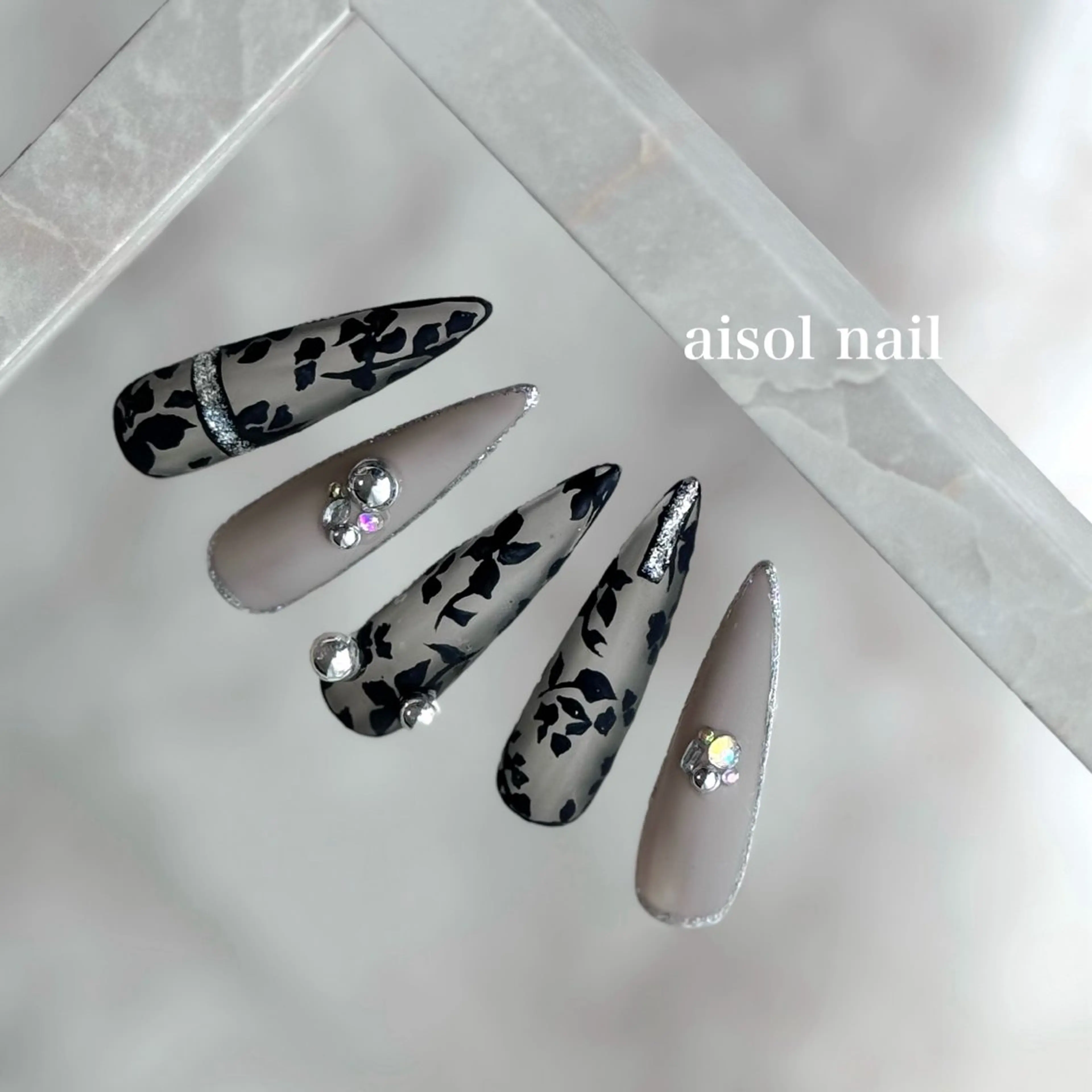ネイル レース Aisol nail salonのネイルデザイン