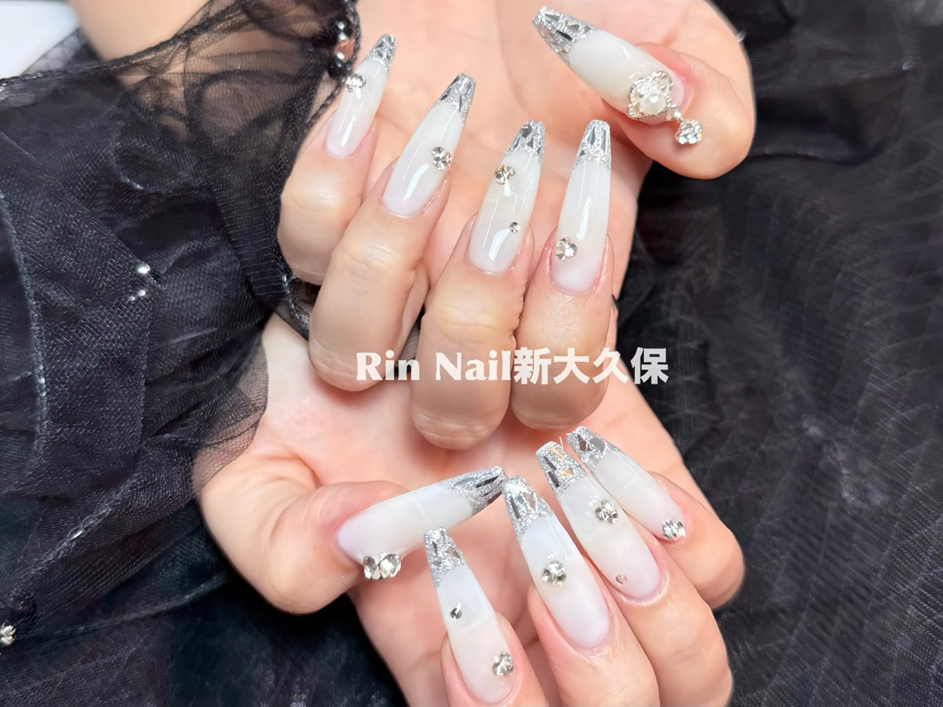 ネイル チークネイル ハート ホログラムネイル ミラーネイル ニュアンスネイル ハンドネイル Rin Nail 新大久保店のネイルデザイン