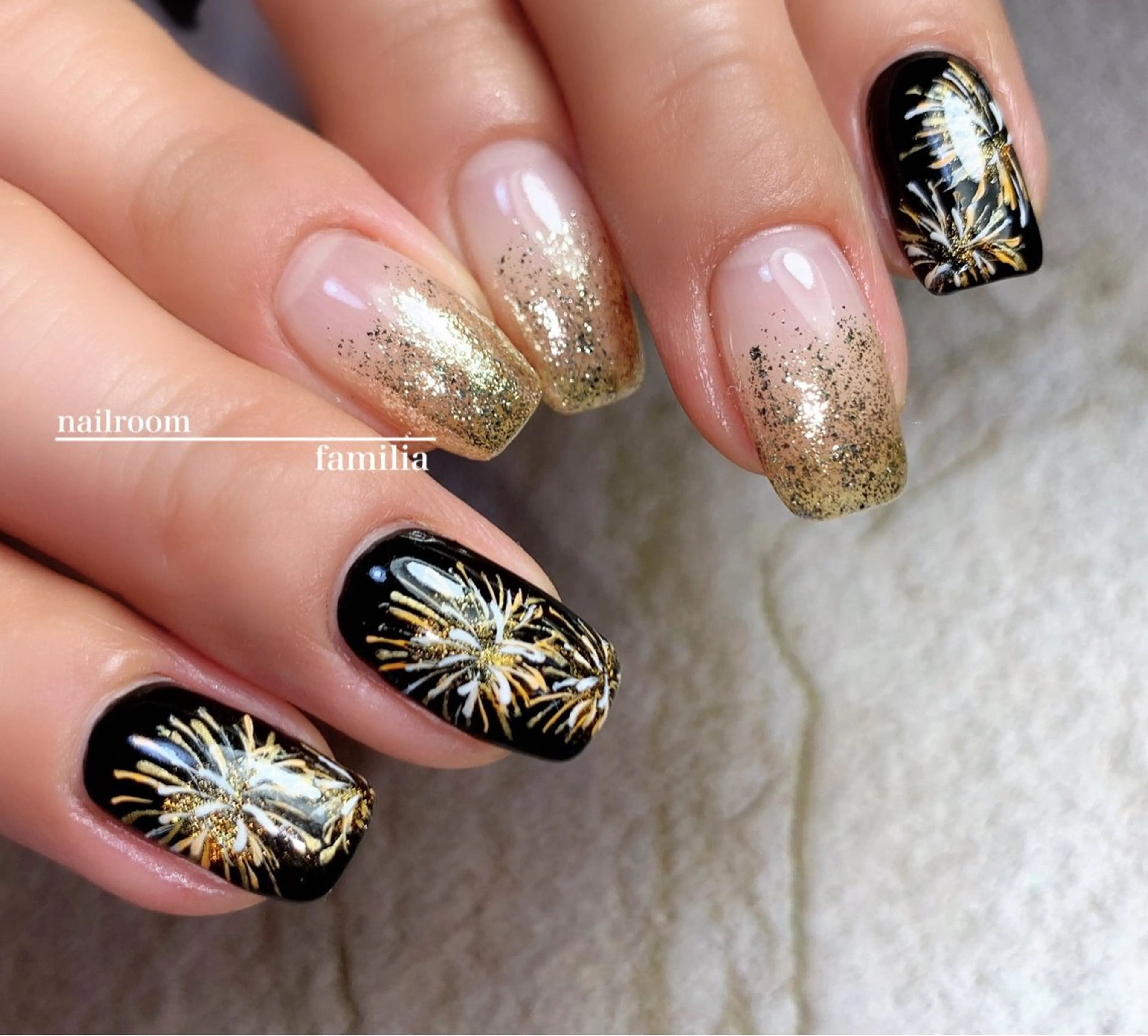 ネイル グラデーション ラメ(グリッター) ラメグラデーション -nailroom- familiaのネイルデザイン