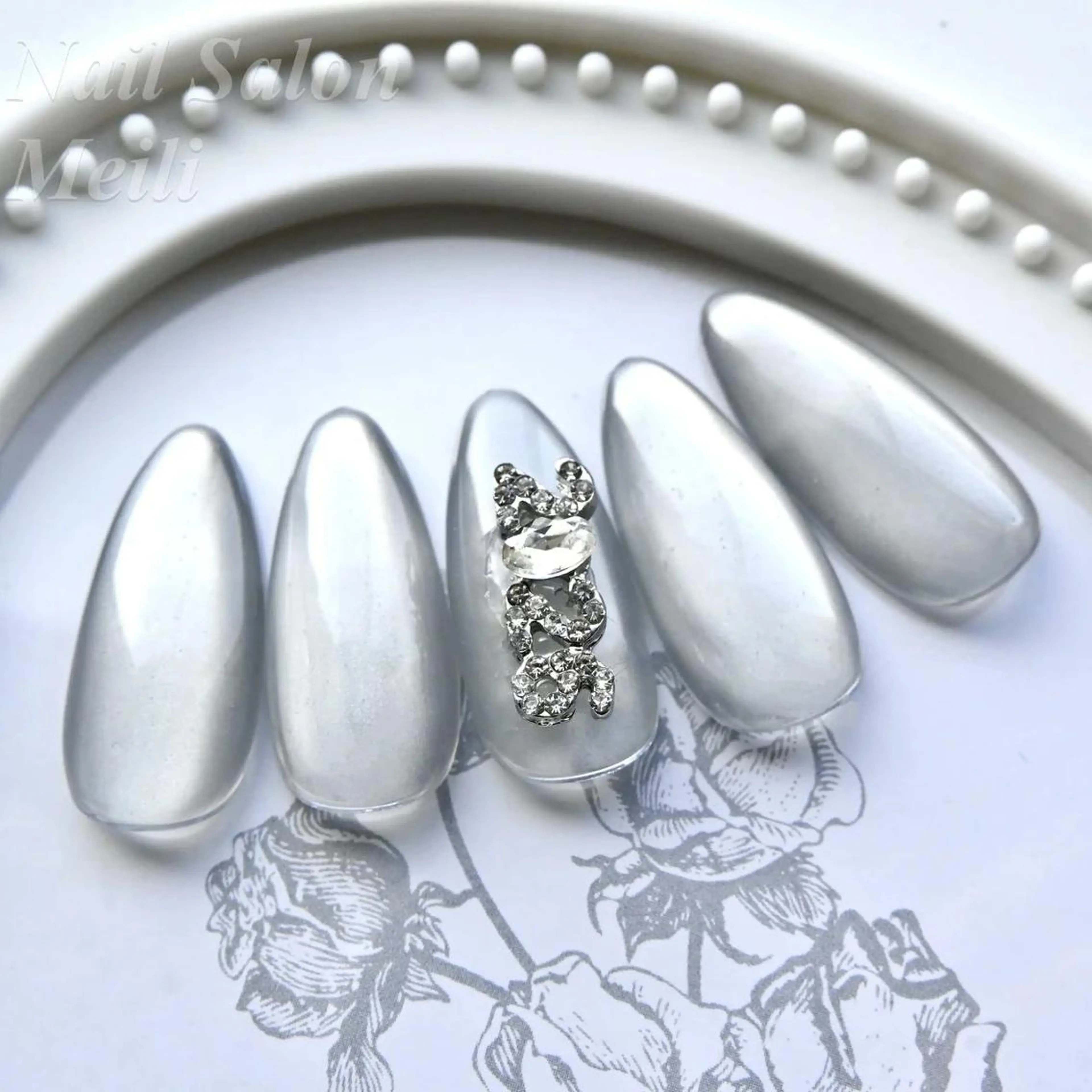 ネイル アートネイル ラメ(グリッター) マグネットネイル ストーンネイル ハンドネイル ネイルサロン メイリーのネイルデザイン