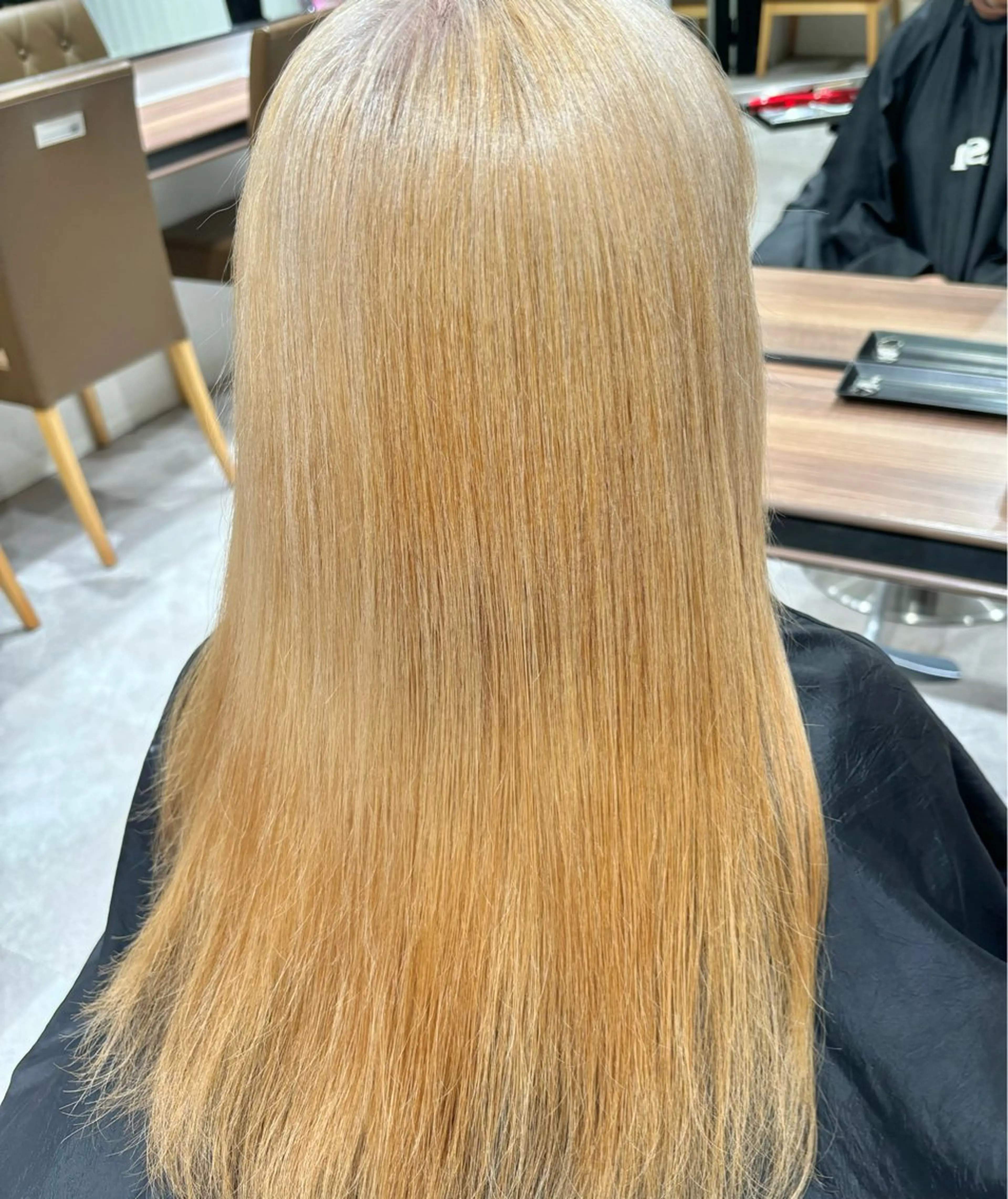 ロング カラー ベージュカラー ブリーチ ブロンド ブロンドベージュ ケアブリーチ 山田 悠朱里のヘアスタイル