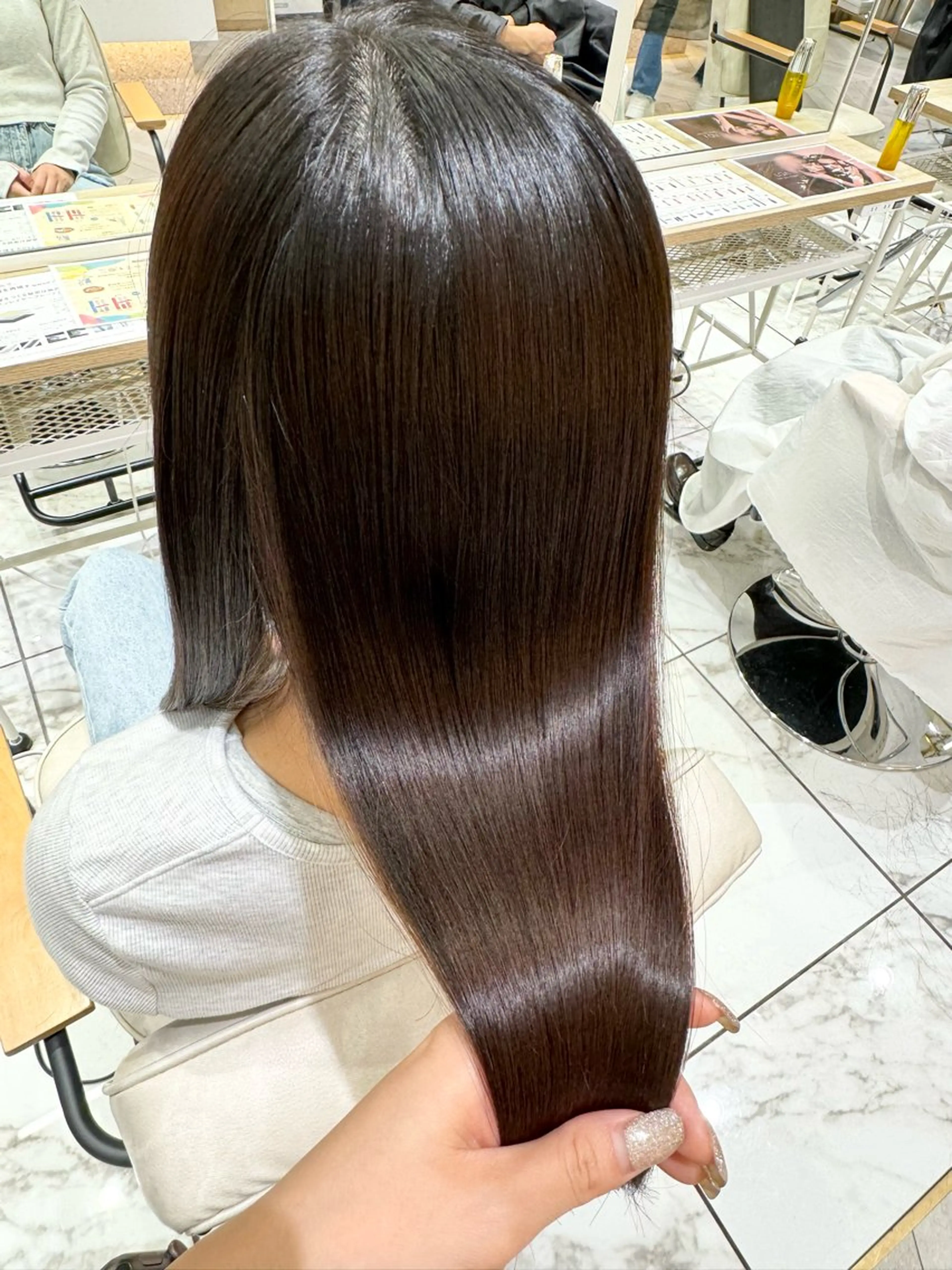 ロング 縮毛矯正 学生人気no.1 🦋ナツミのヘアスタイル