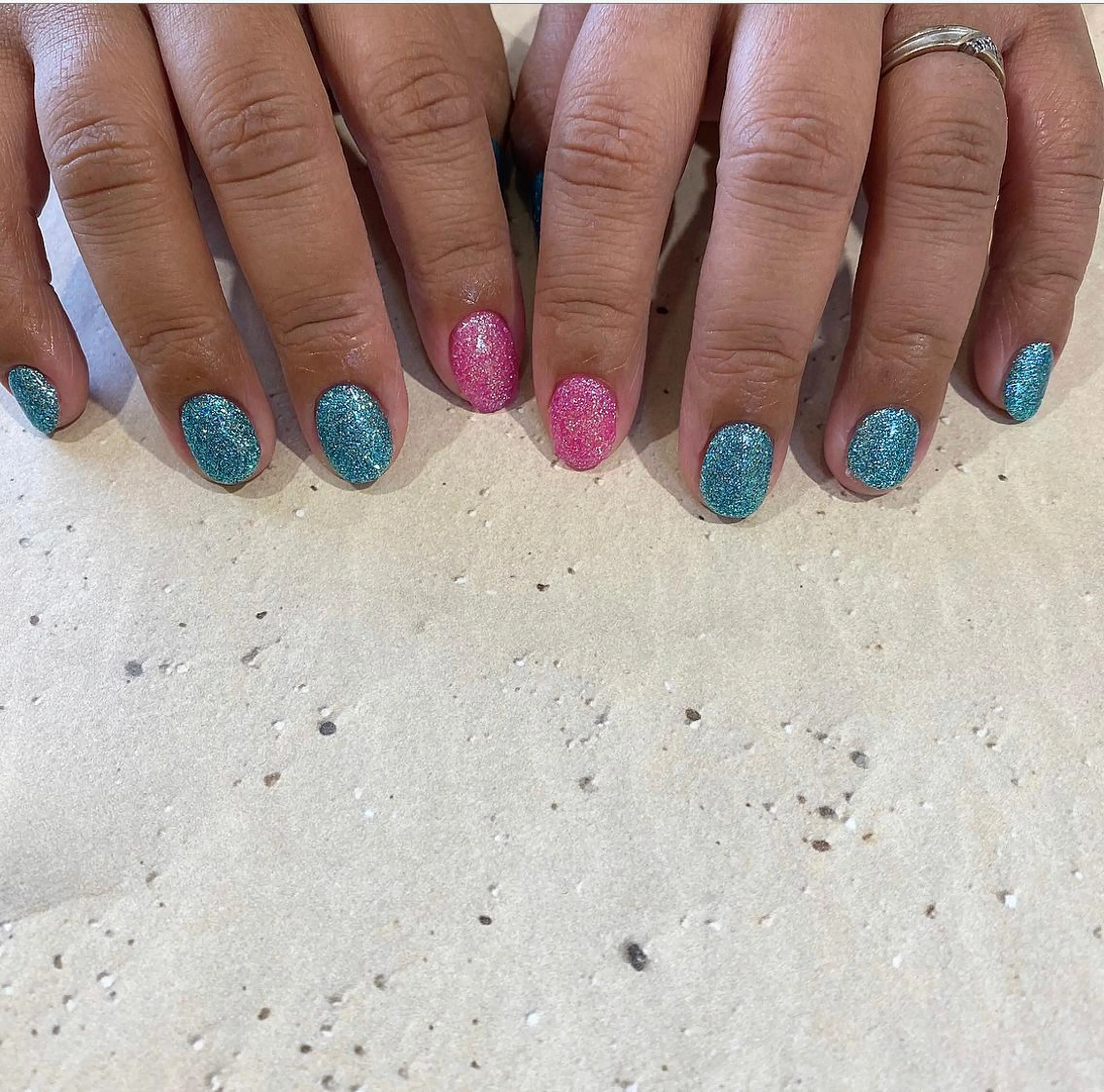 ネイル 椎葉 麻里矢のネイルデザイン