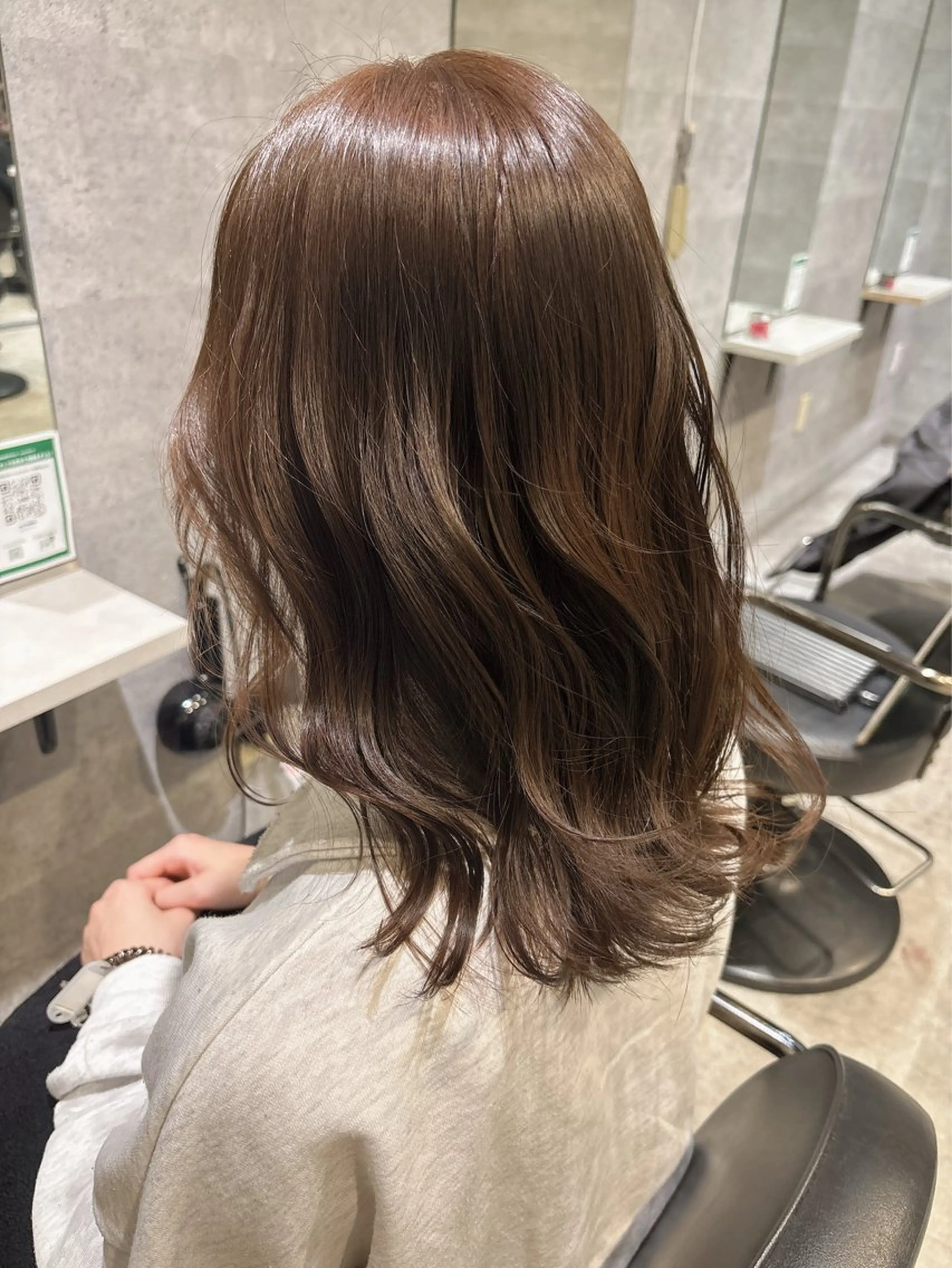 ミディアム カラー ベージュカラー オリーブベージュ ヘアカラー 青木 奏楽のヘアスタイル