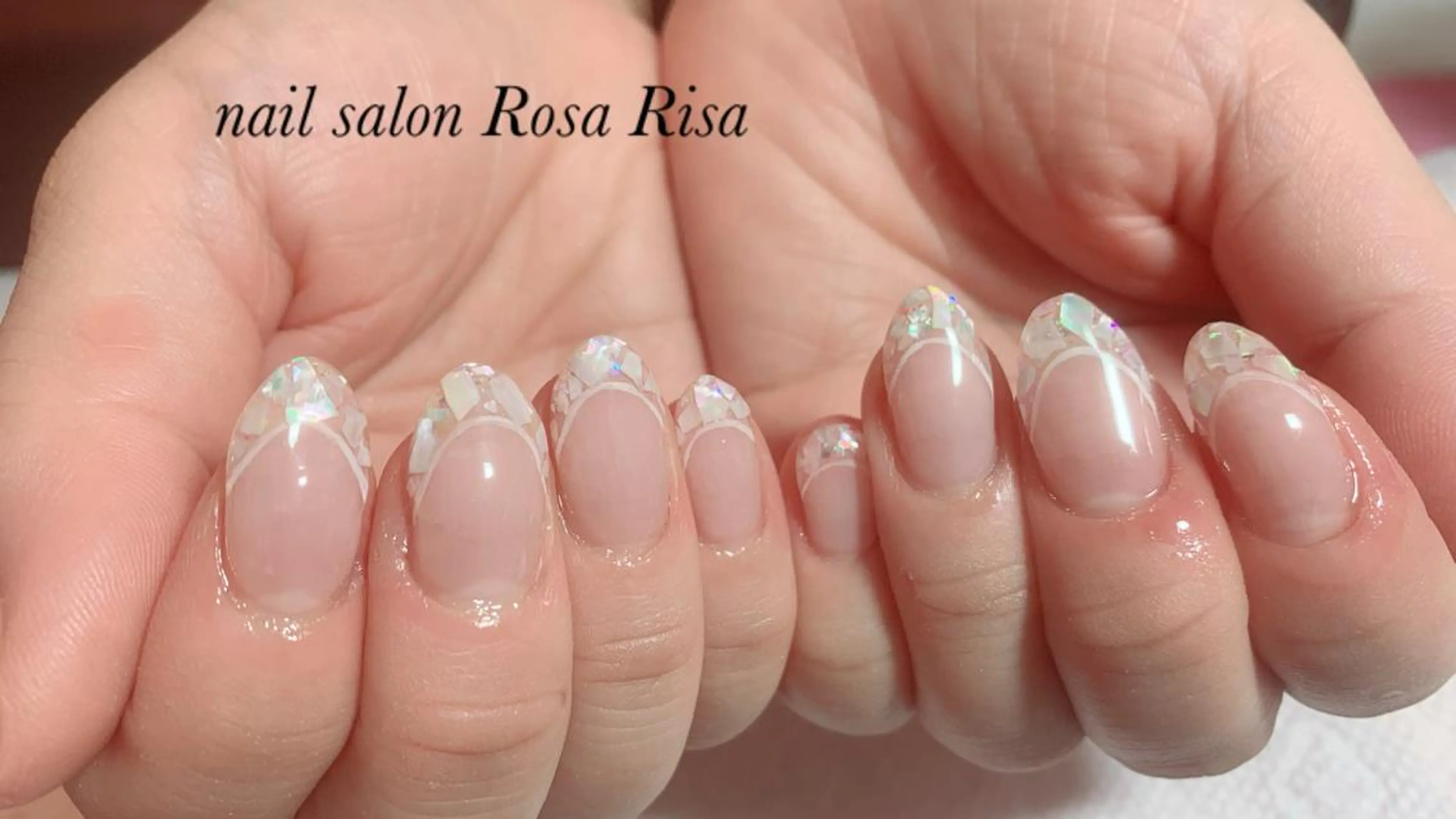 ミディアム ネイル フレンチネイル ハンドネイル ネイルスタジオ シェイクユアハンズのネイルデザイン