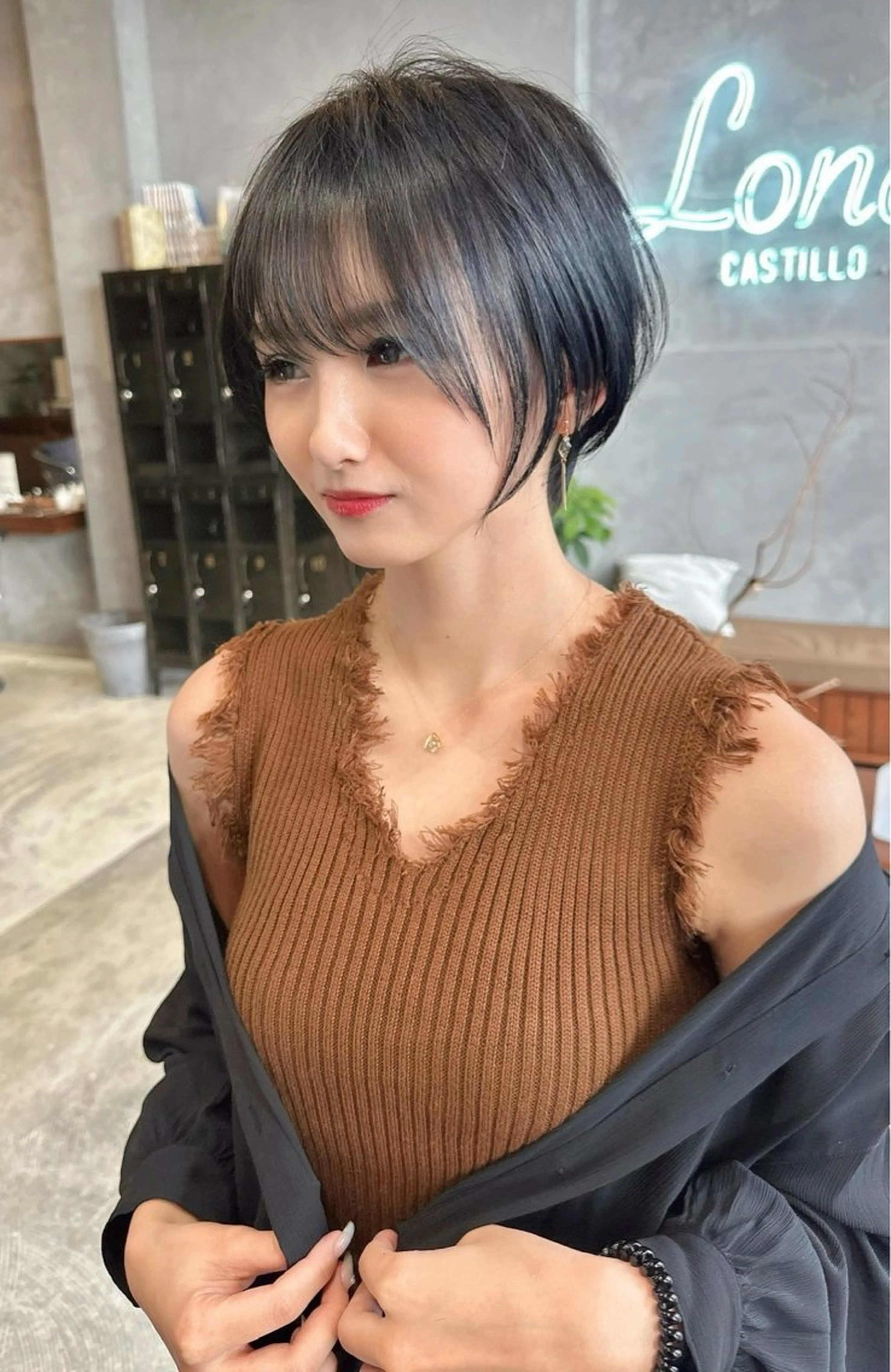 ショート ショートボブ 韓国風カラー ボブ くびれヘア エギョモリ ボブ/顔周りカット /縮毛矯正/鈴木隆太のヘアスタイル