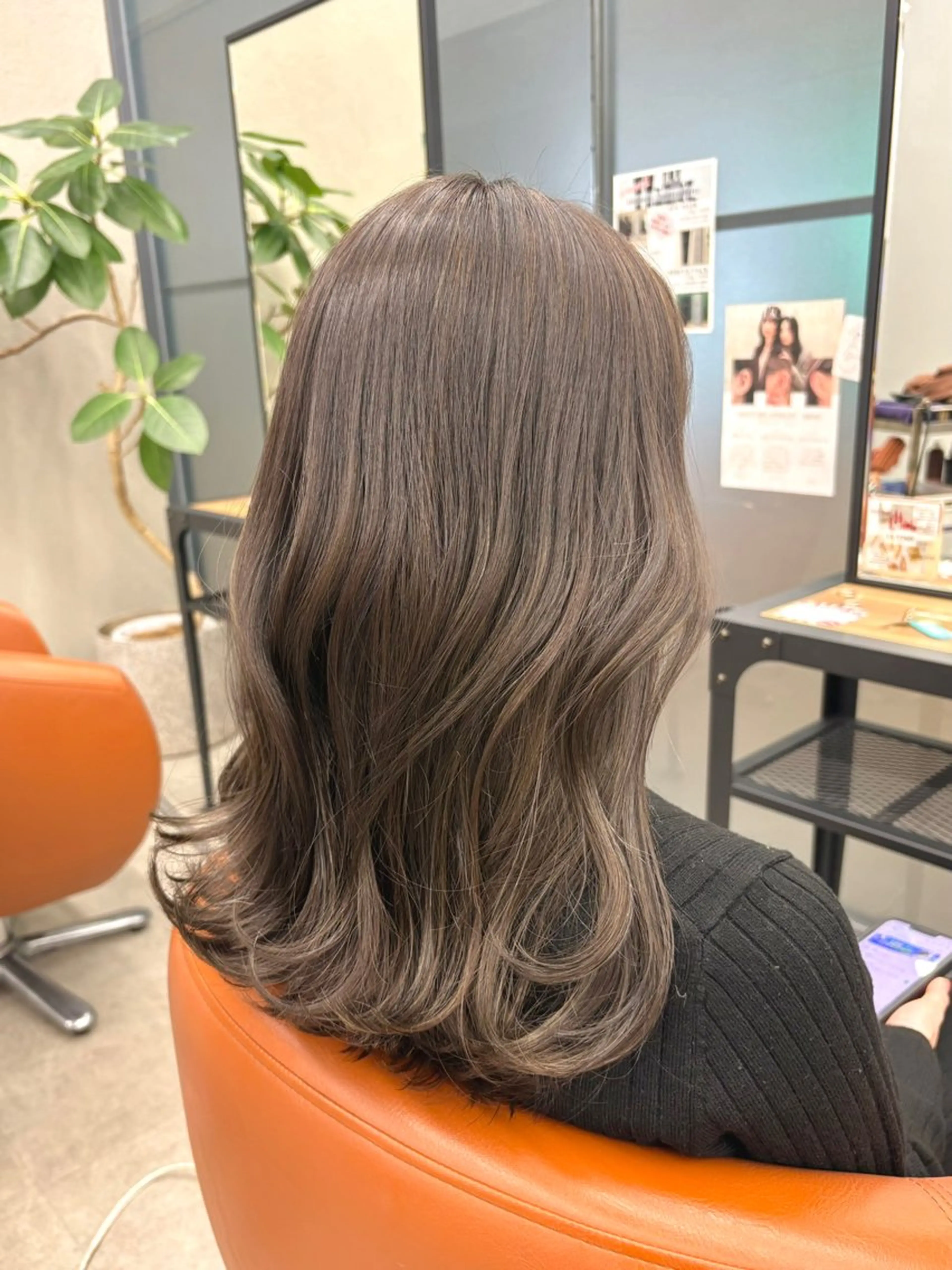 ロング カラー カット ヘアカラー 🫧ツヤ髪🫧 上岡夕理香のヘアスタイル