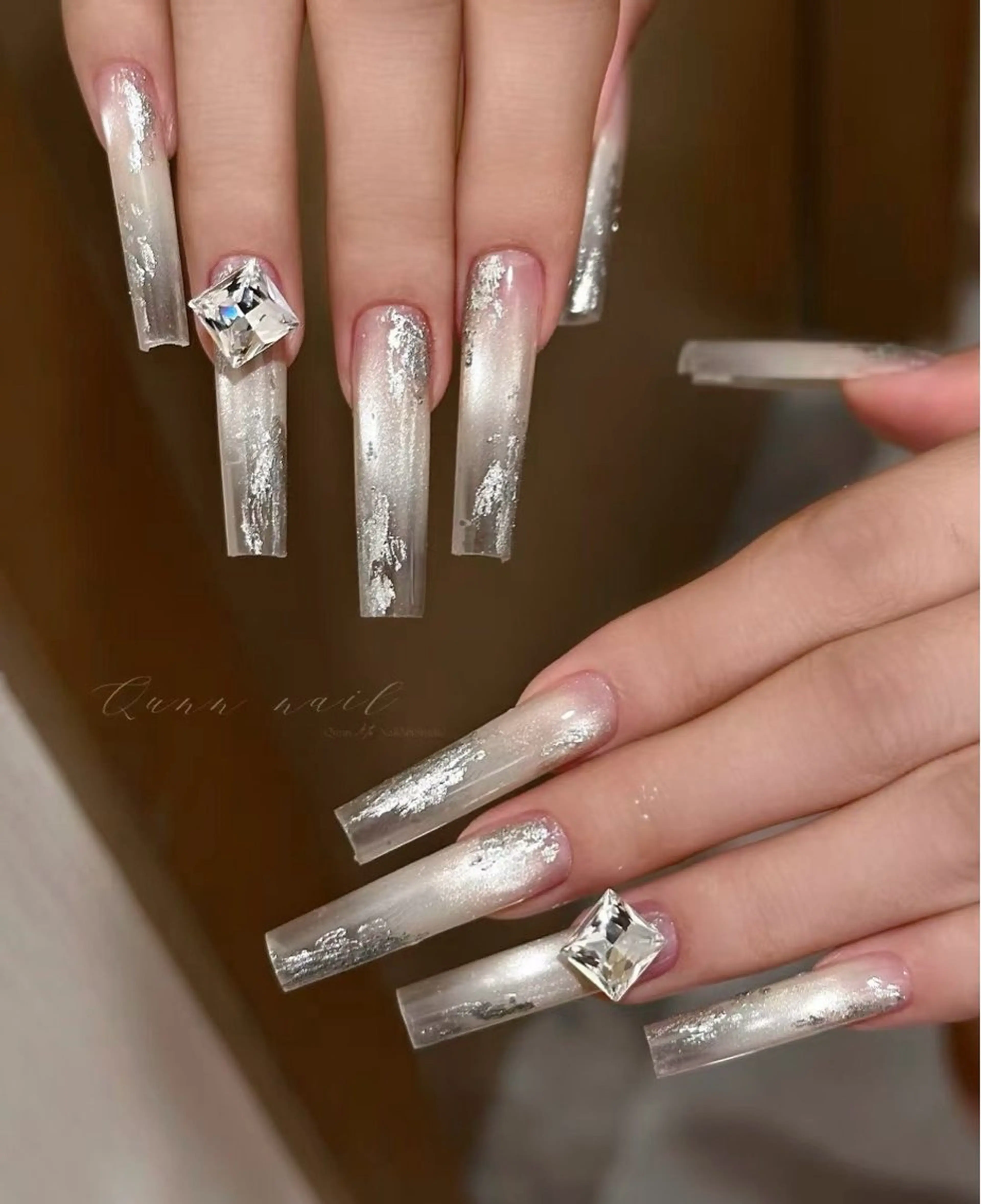 セミロング ハンドネイル ハンドケア 一其 サロンのネイルデザイン