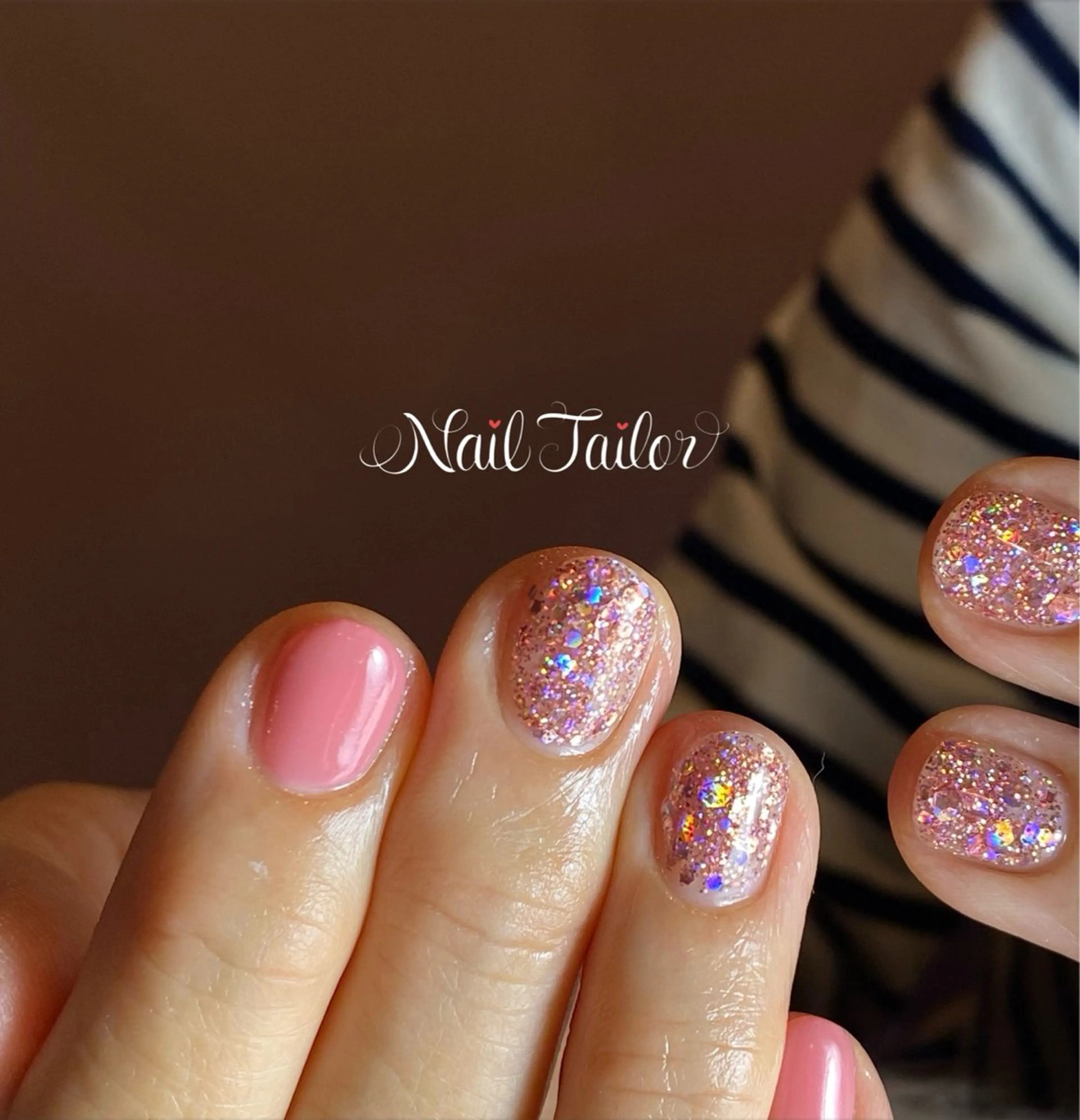ネイル 長さ出し ジェルネイル ホログラムネイル キラキラネイル ラメ(グリッター) ハンドネイル 〜Nail Tailor〜　ネイルテイラー所属・NailTailor ネイルテイラーのネイルデザイン