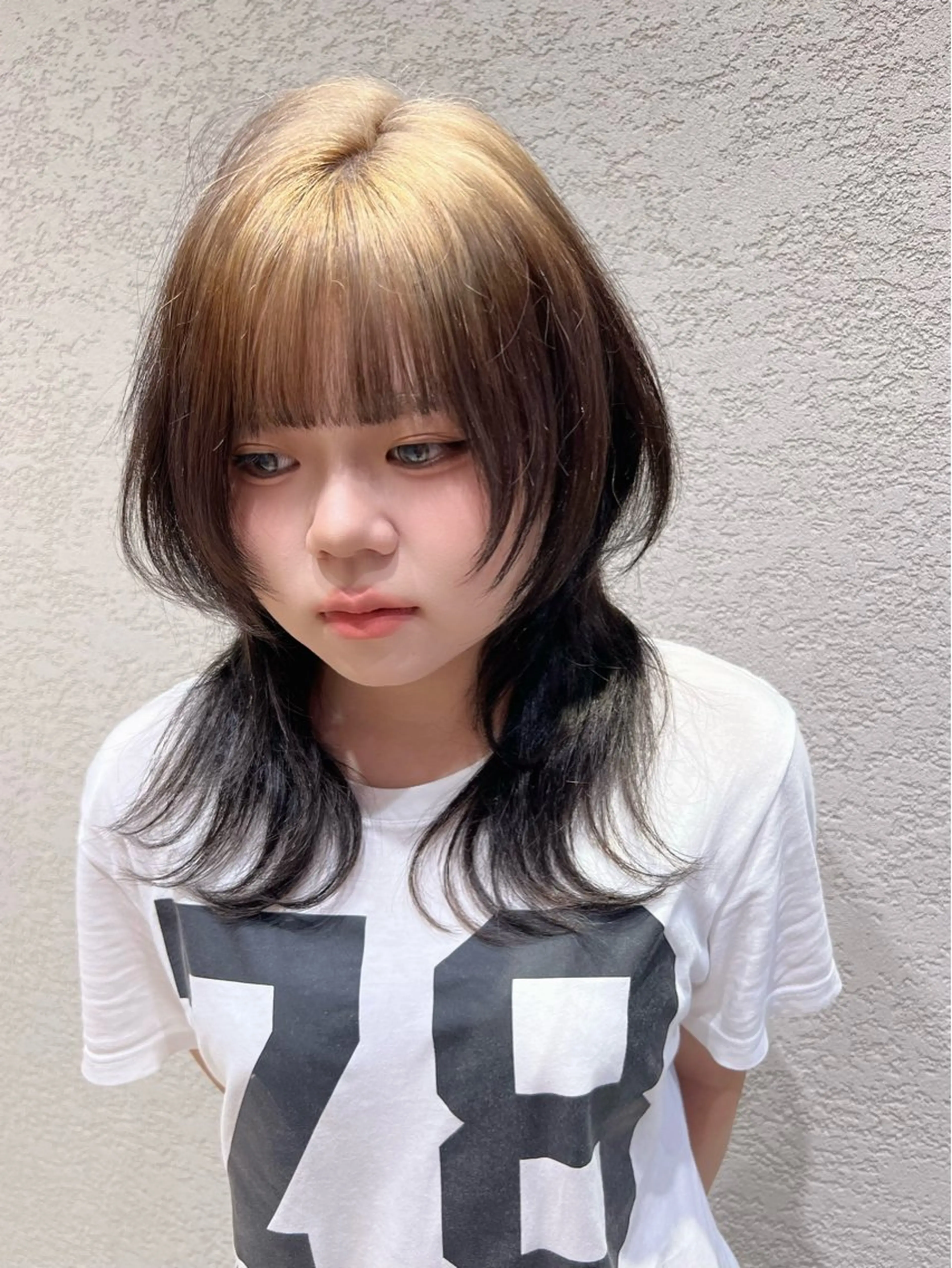 ミディアム カラー カット ヘアカラー トリートメント レイヤー/韓国 ハイトーン興津史弥のヘアスタイル