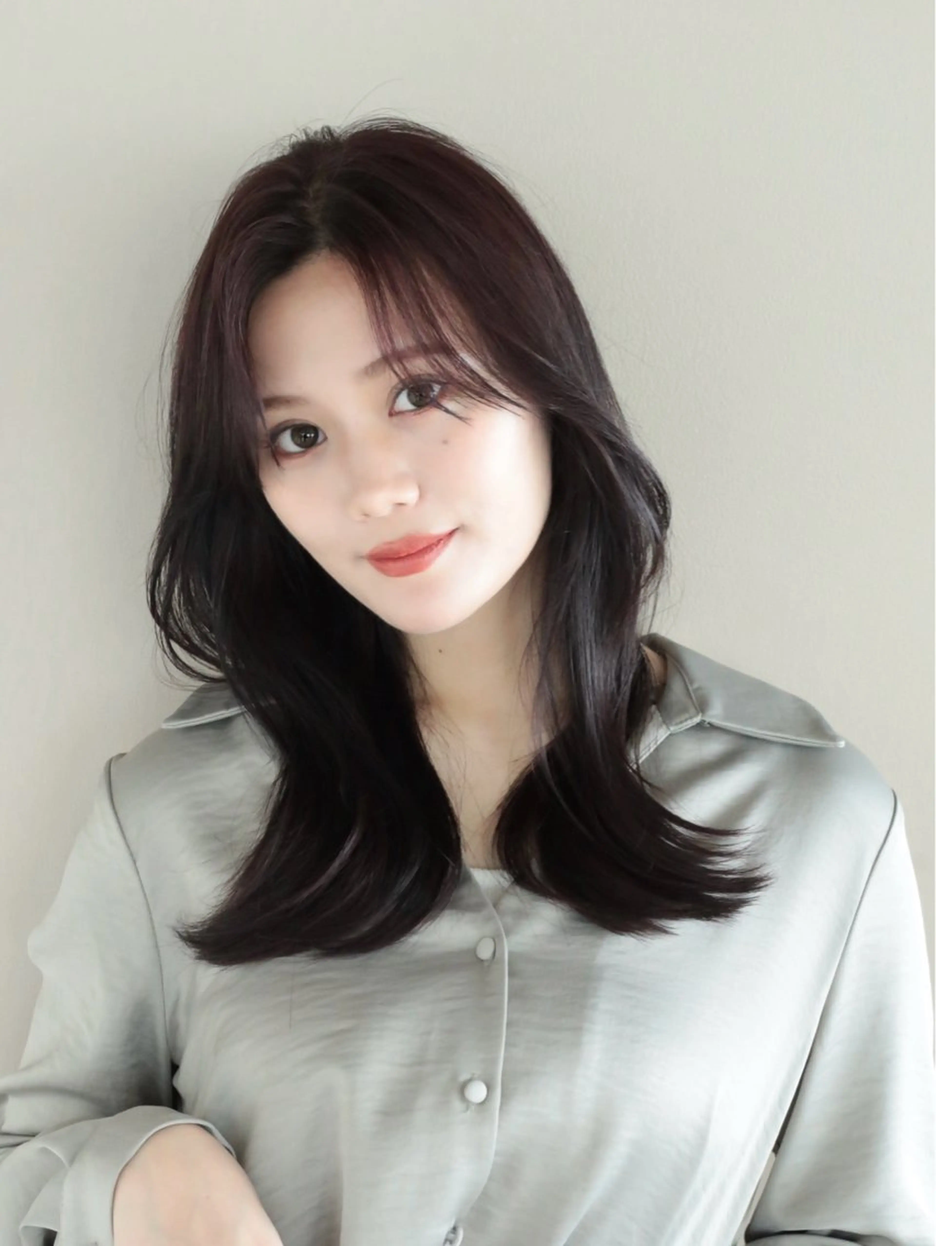 ミディアム カラー レイヤーカット 似合わせカット レイヤー/顔周り /透明感🩶高橋大のヘアスタイル