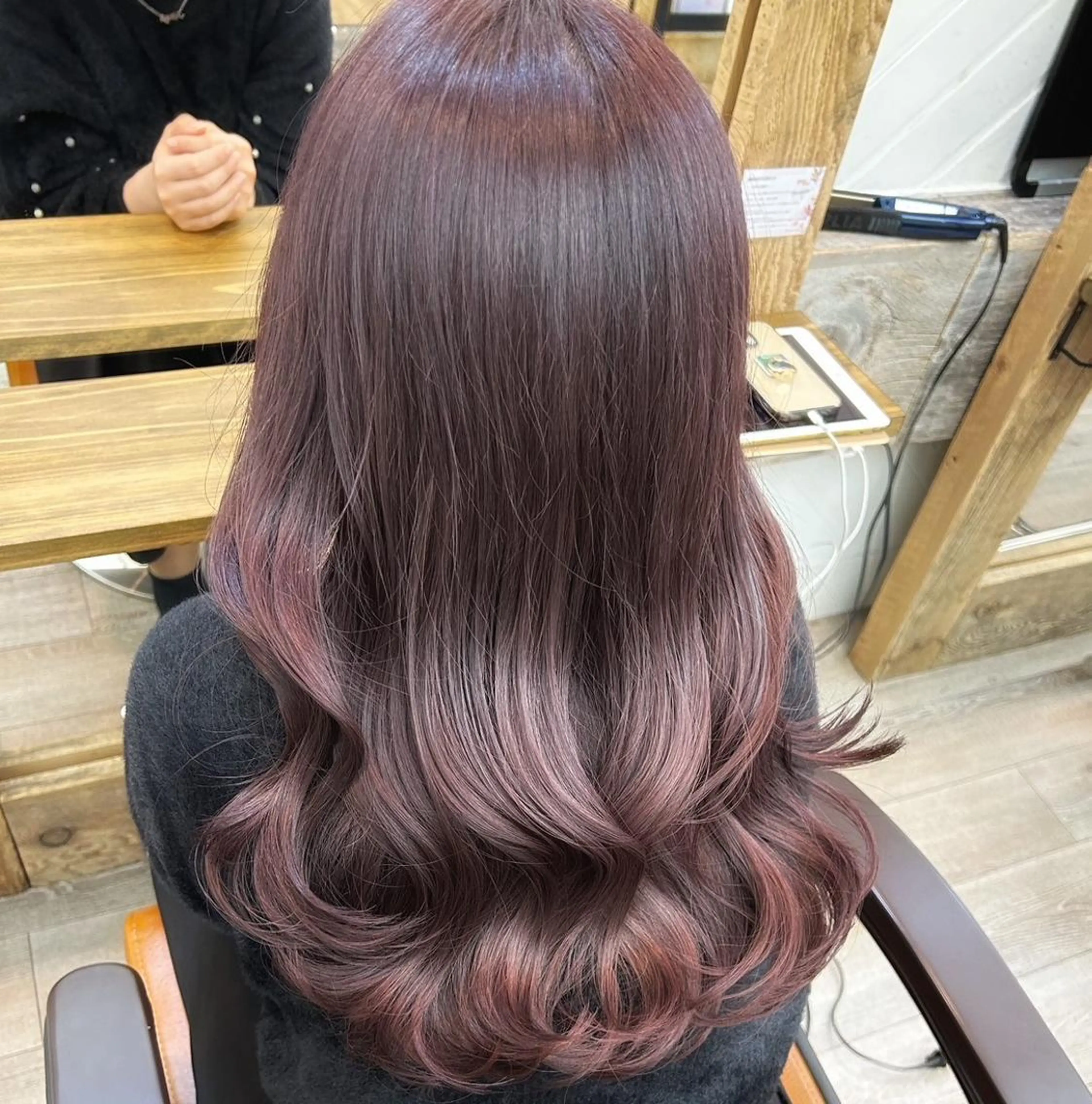 ロング カラー アディクシーカラー アッシュ バレイヤージュ ミストバング ブリーチ カット 縮毛矯正 トリートメント N° anfeel 渋谷🪞🫧のヘアスタイル