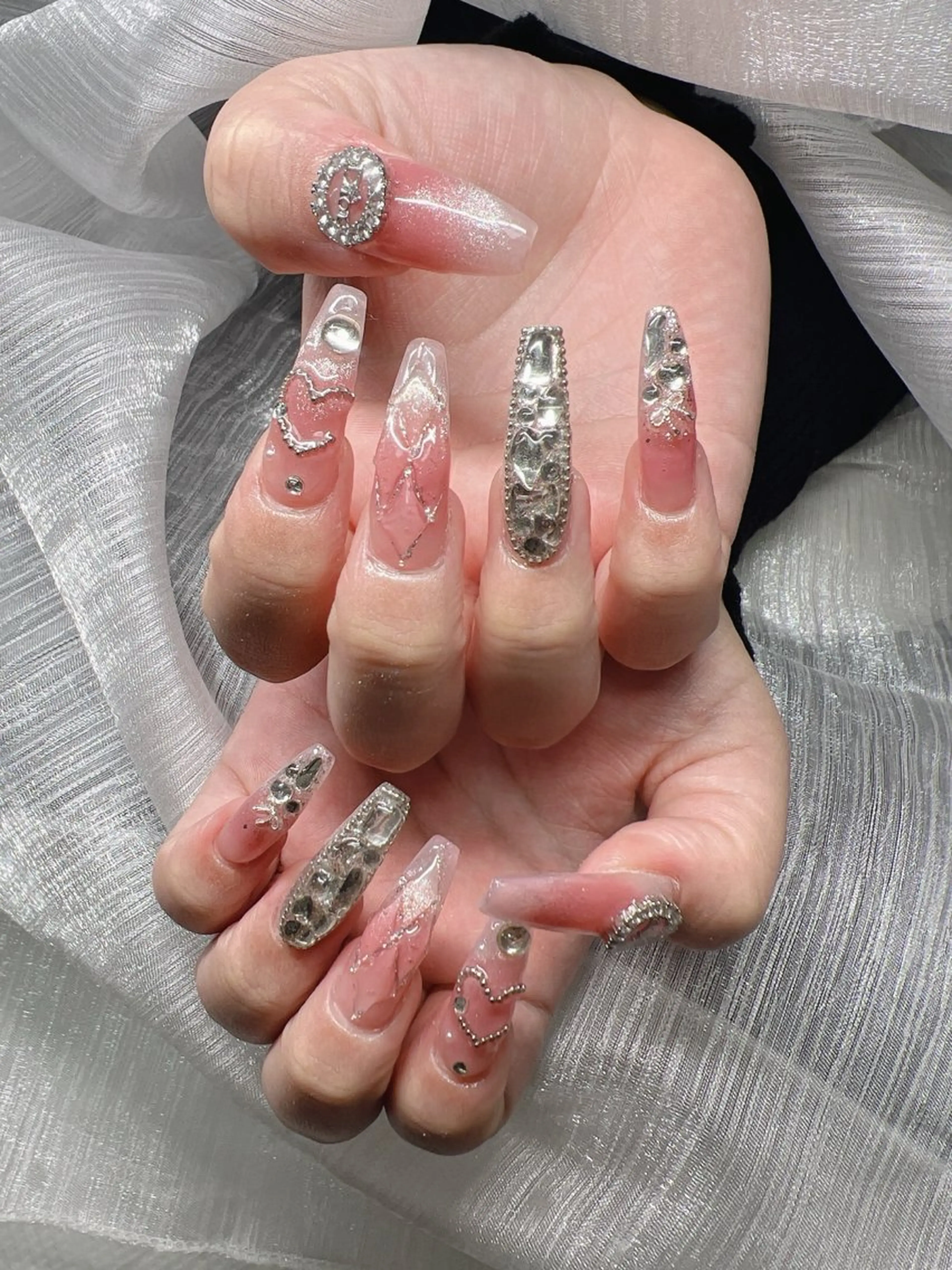 ネイル オーロラネイル チークネイル 長さ出し フットネイル フレンチネイル ハンドネイル Lee Nailsのネイルデザイン