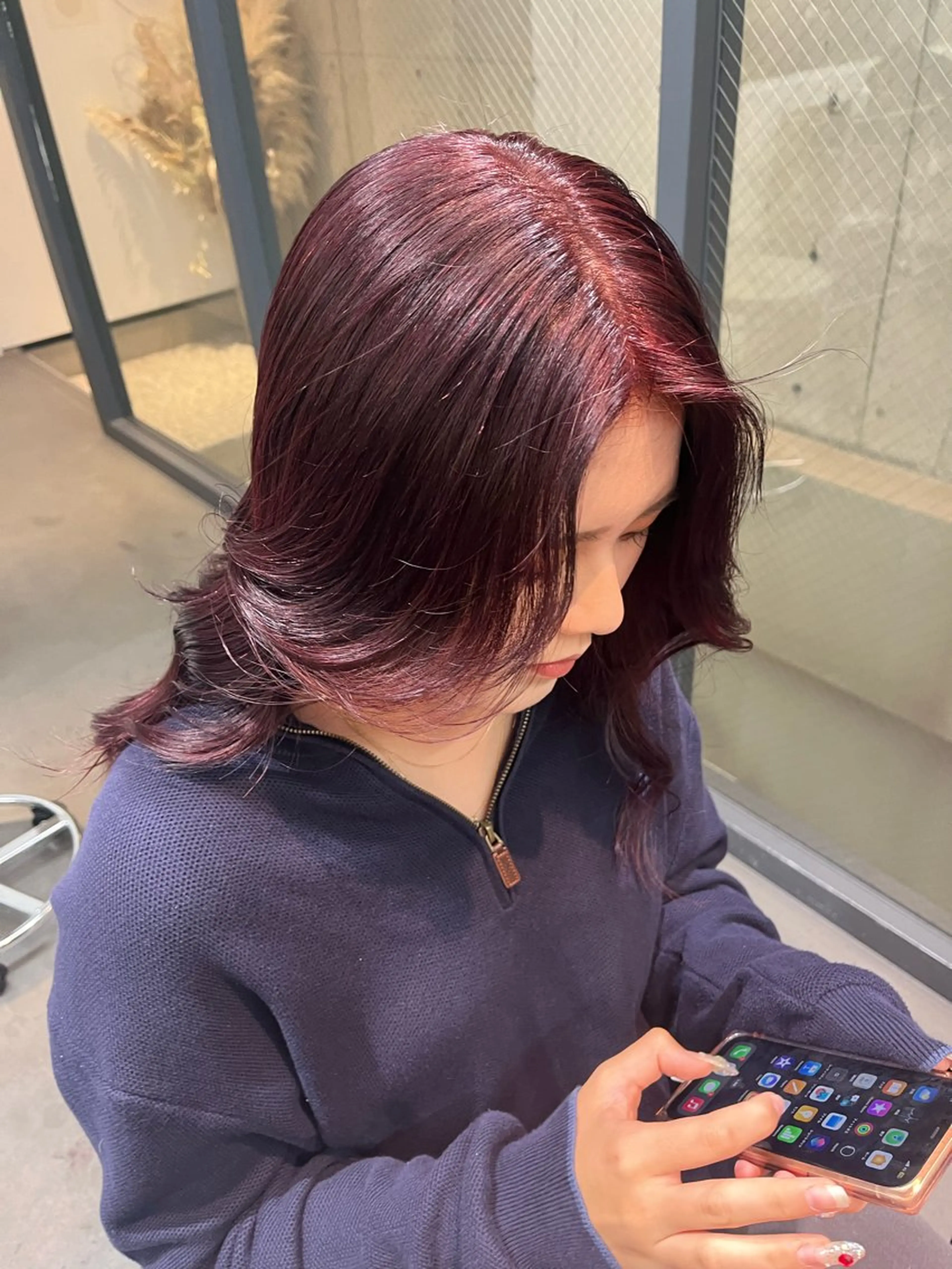 ロング カラー ブリーチ レッドカラー ayaka♡ 柔らかカラーのヘアスタイル