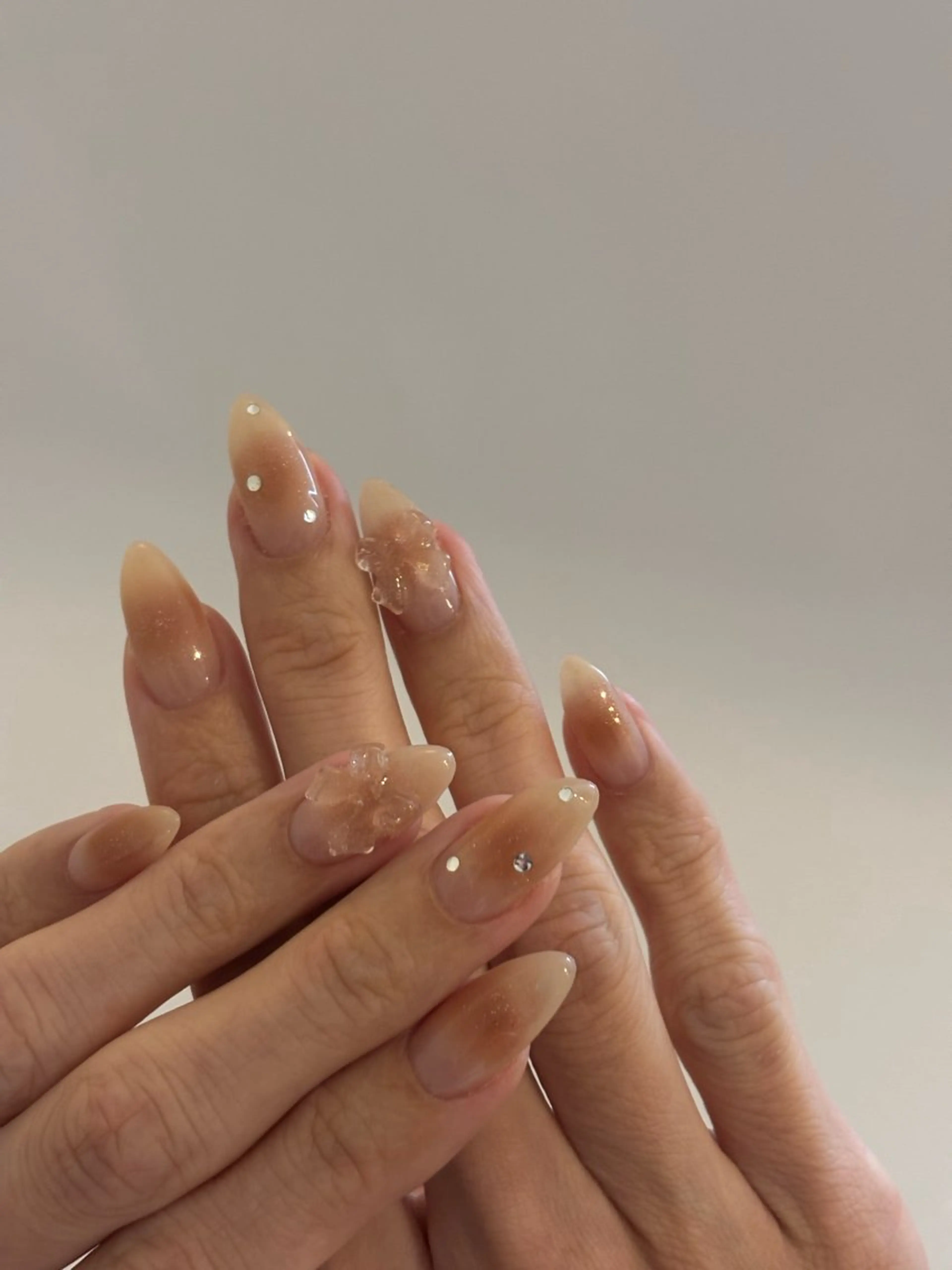 ネイル チークネイル クリアネイル リボン ハンドネイル Elio所属・Elio 国泰寺のネイルデザイン