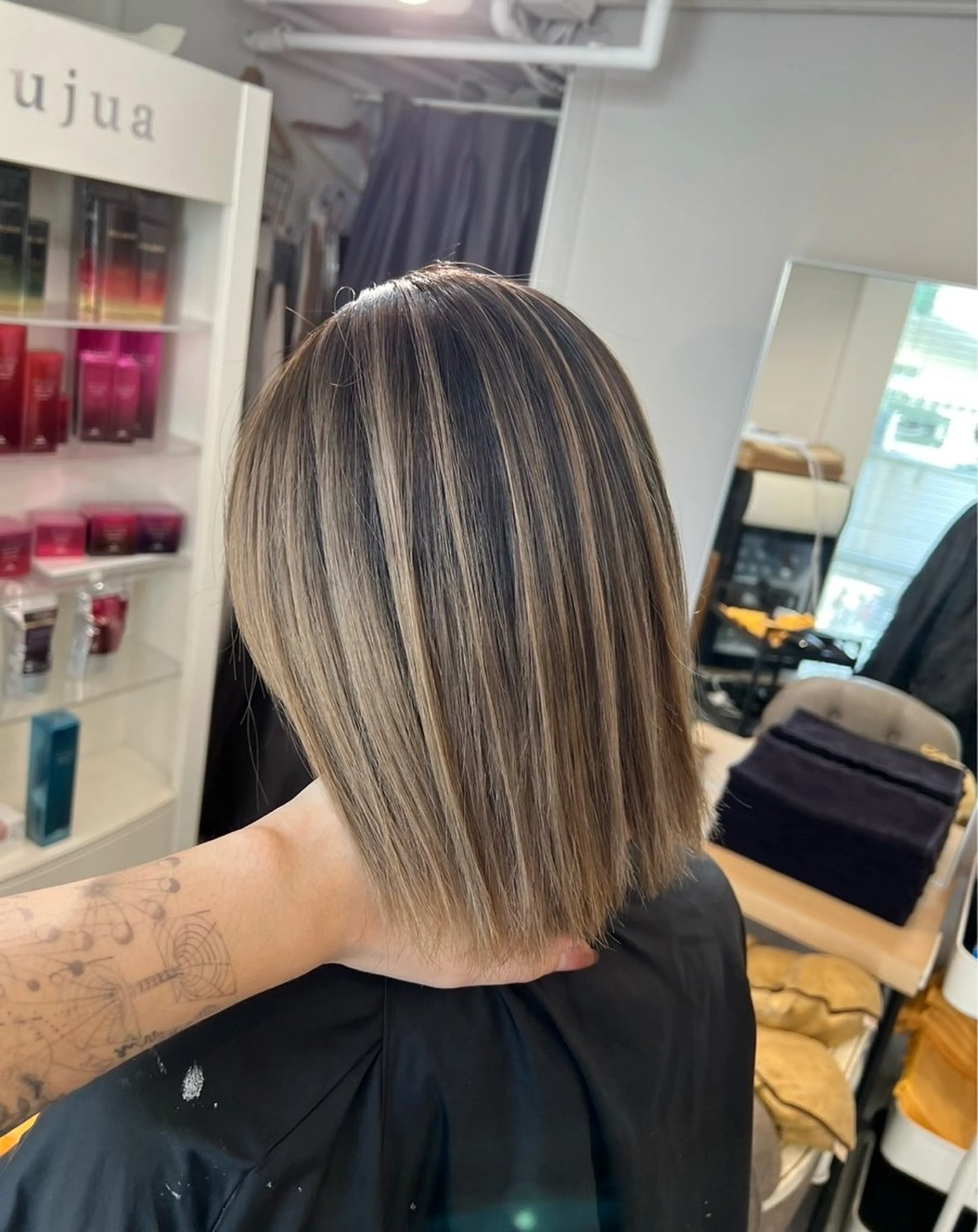 ショート カラー バレイヤージュ ベージュカラー レイヤーカット ヘアカラー トリートメント ROBIN所属・指名数No.1 /NAOYAのヘアスタイル