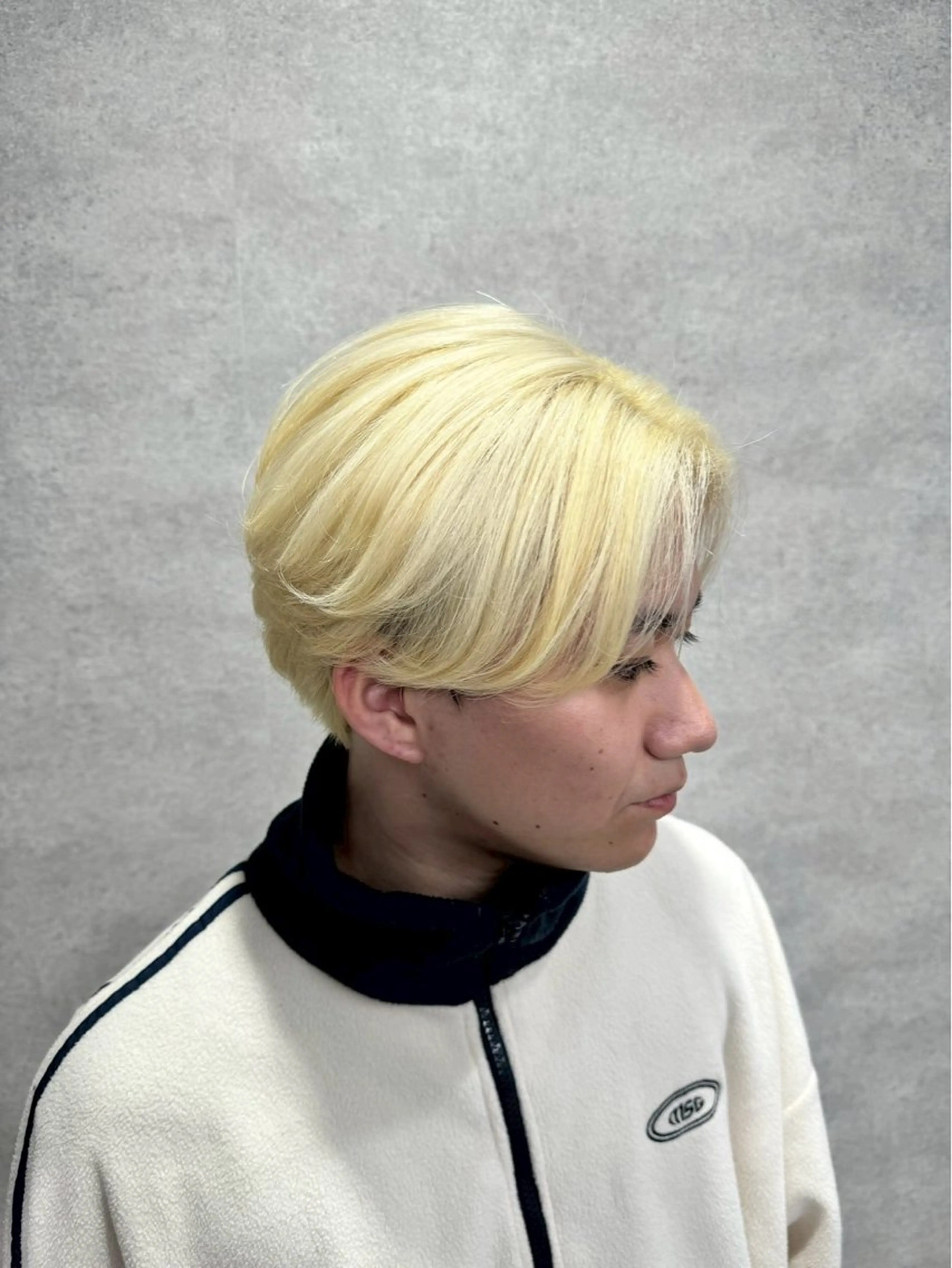 ショート カラー メンズ センターパート 抜きっぱなしブロンド トレンド🔥メンズ 特化⚡️網野裕希のヘアスタイル