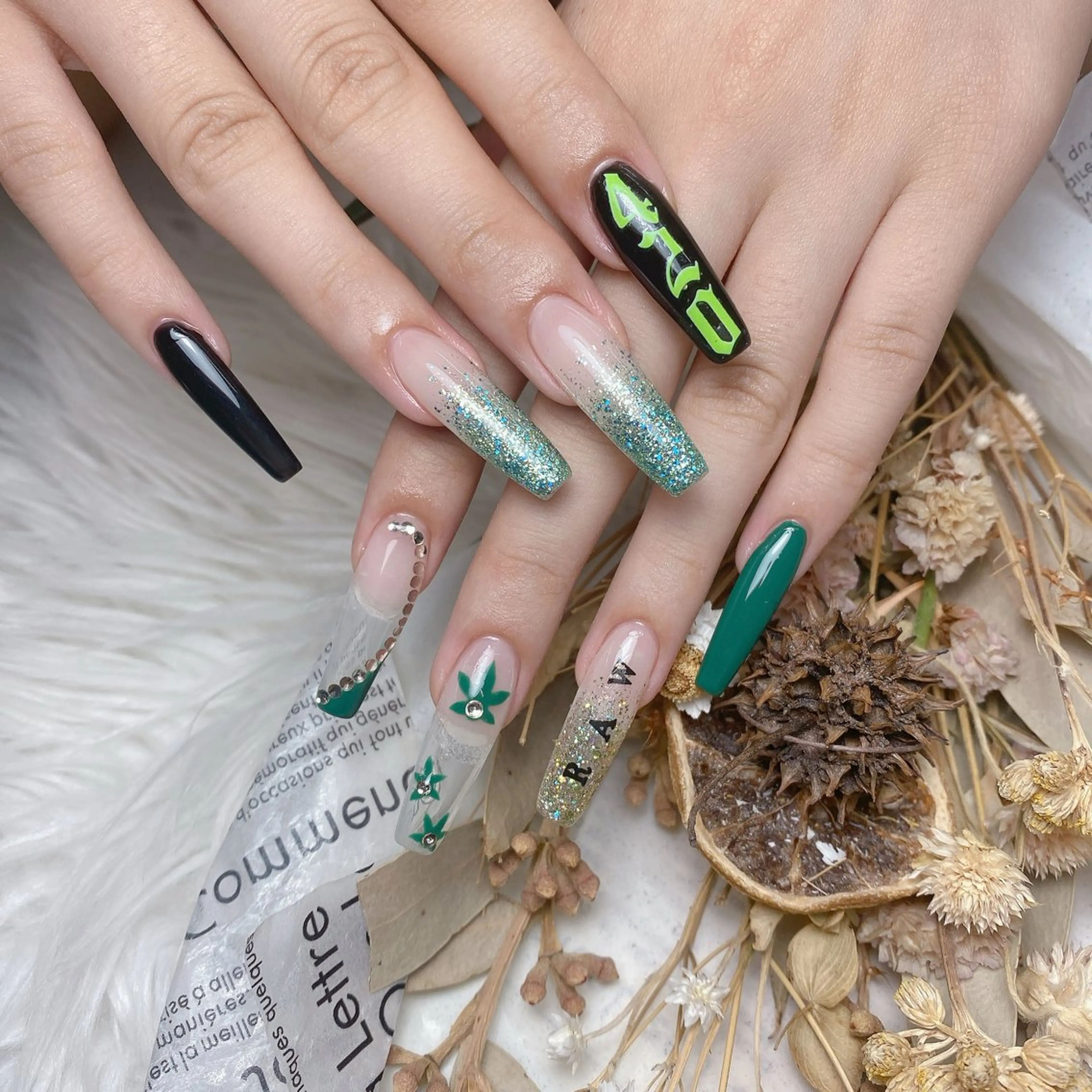 ネイル 長さ出し フレンチネイル ジェルネイル ガラスフレンチ 韓国ネイル ハンドネイル ハンドケア For U nail スカルプ専門店のネイルデザイン