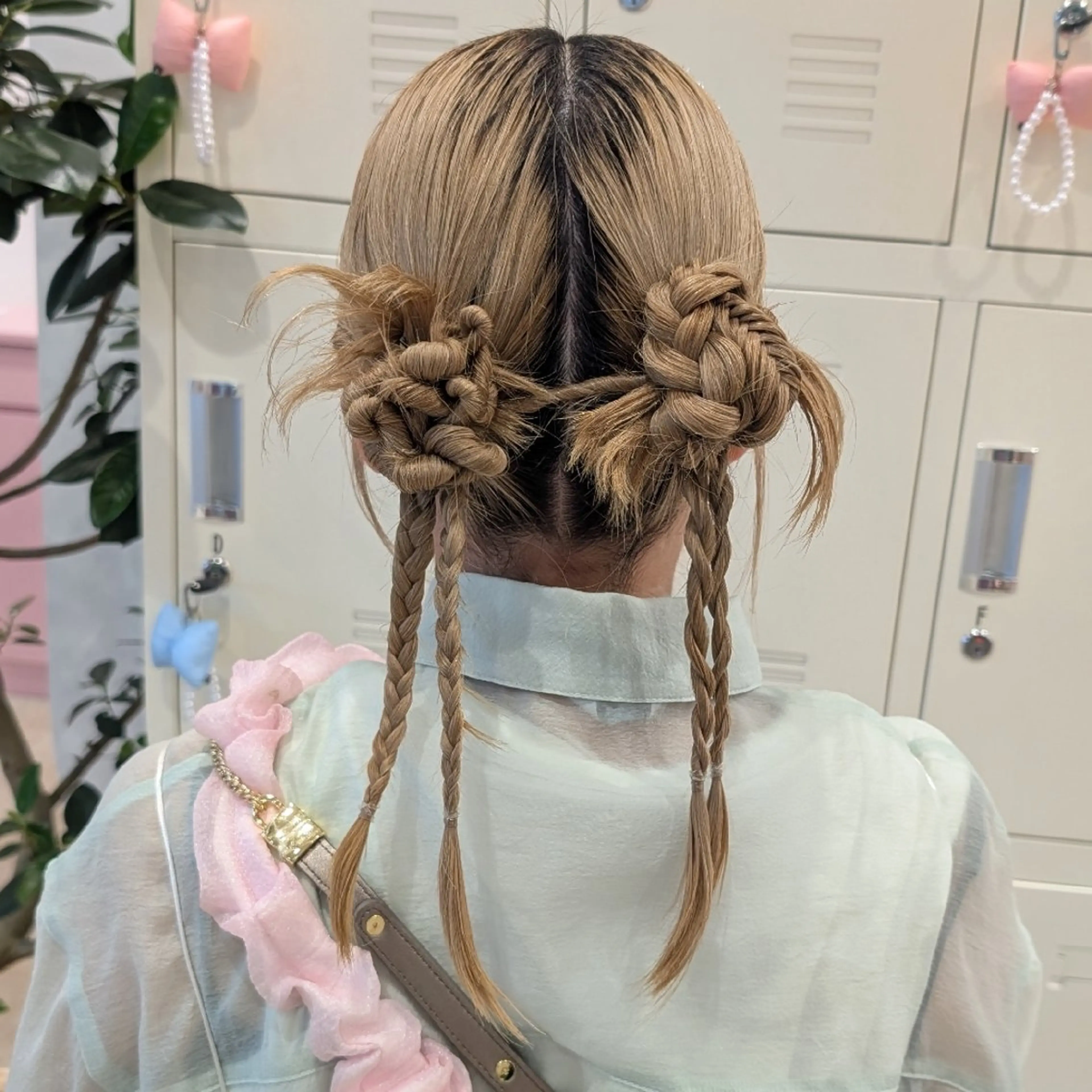 ヘアアレンジ 彩桜/艶カラー/小顔 に見せるカット✂のヘアスタイル