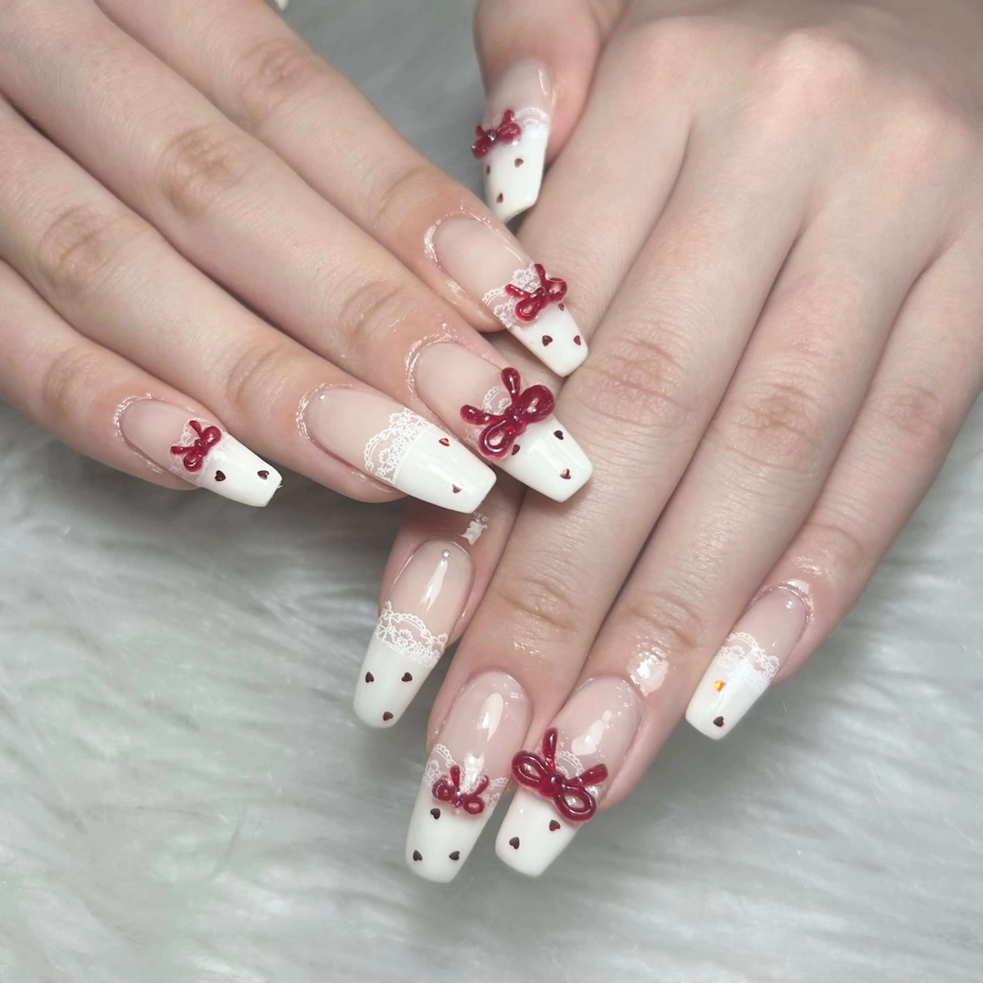 ネイル アートネイル オーロラネイル ガーリー キラキラネイル マグネットネイル ハンドネイル ハンドケア Diamond AYU💜のネイルデザイン