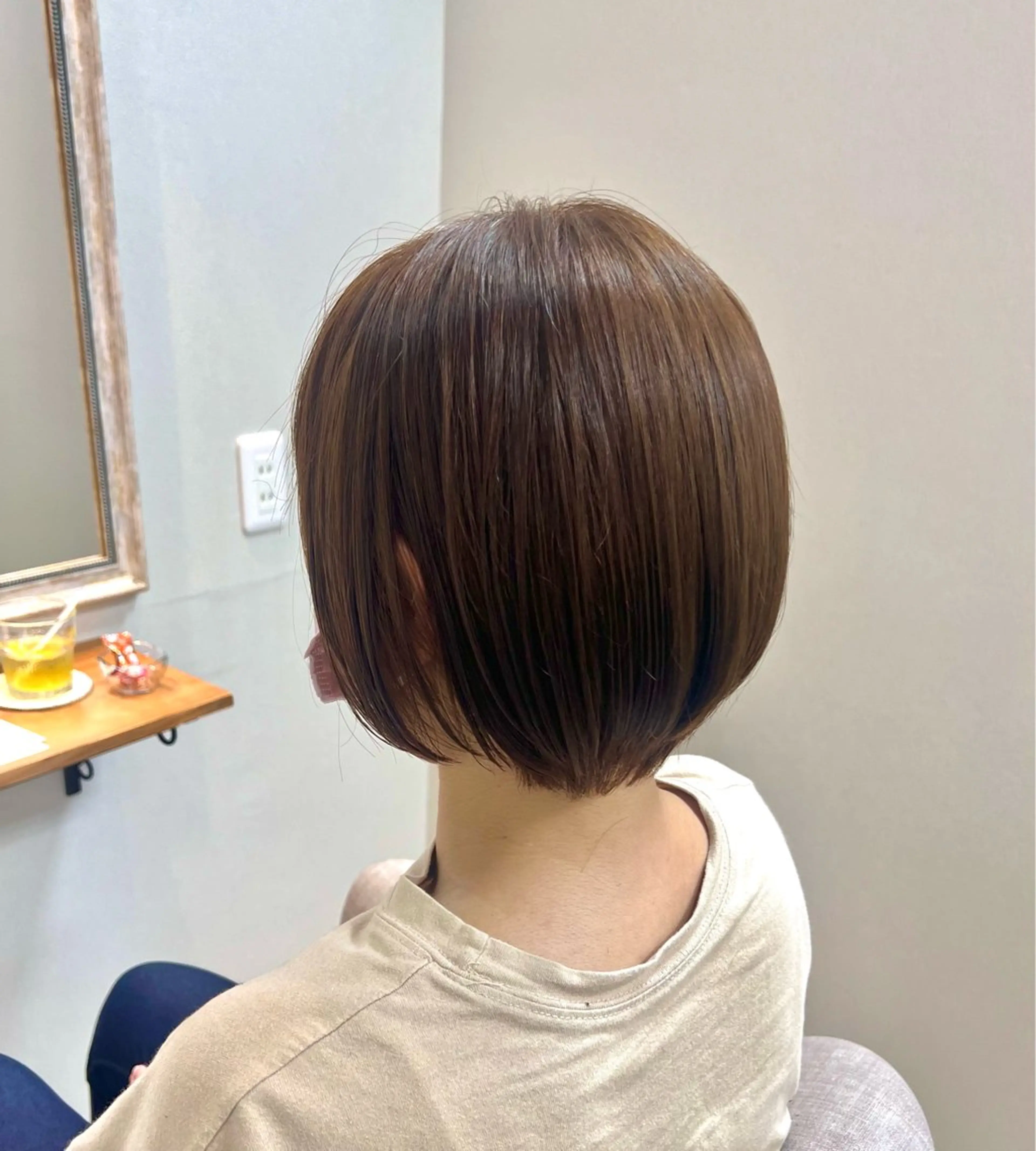 ショート カラー ショートボブ 丸みショート ベージュカラー ボブ ショートヘア カット ヘアカラー ショート/白髪ぼかし 君和田若菜のヘアスタイル