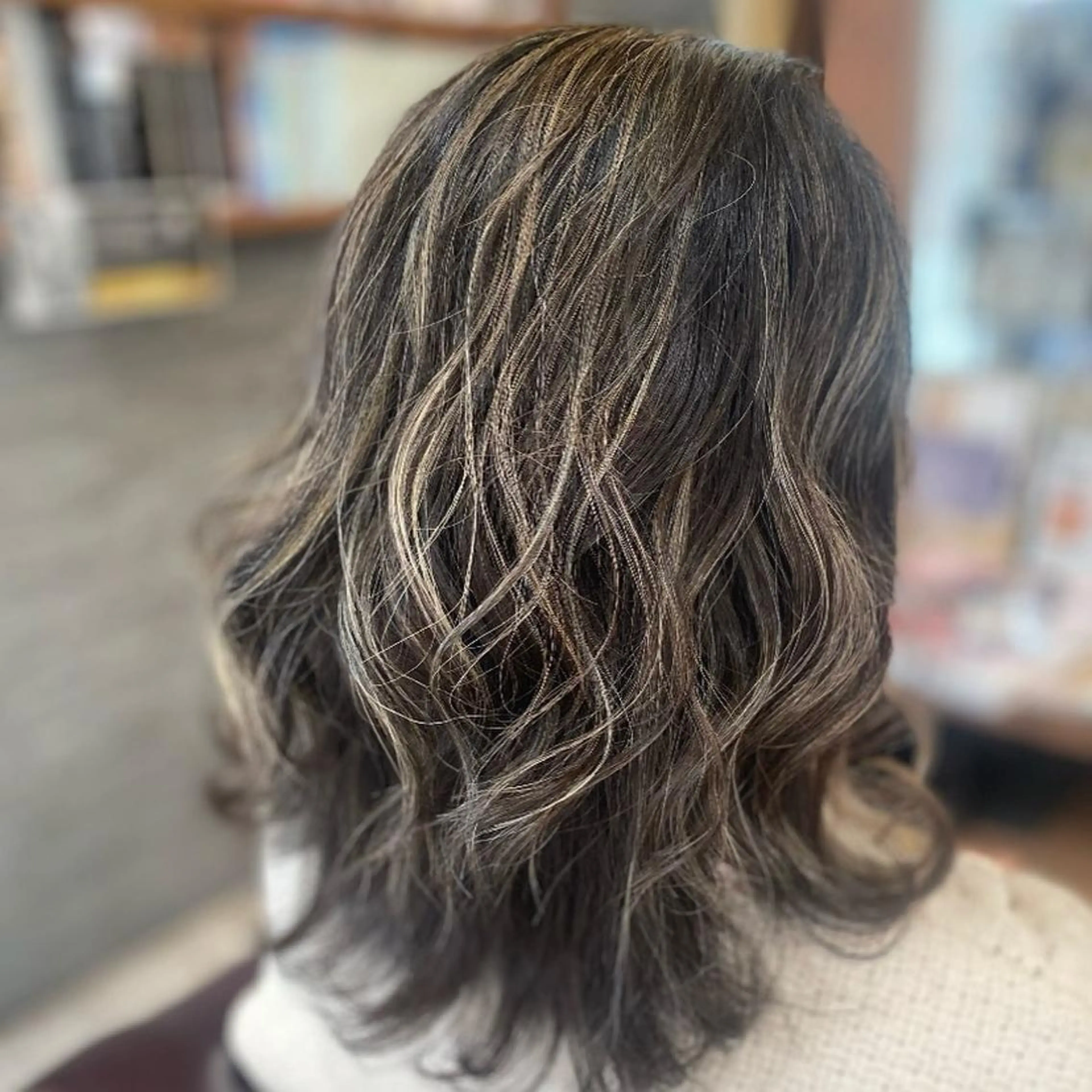 セミロング カット ヘアカラー 加藤 実穂のヘアスタイル