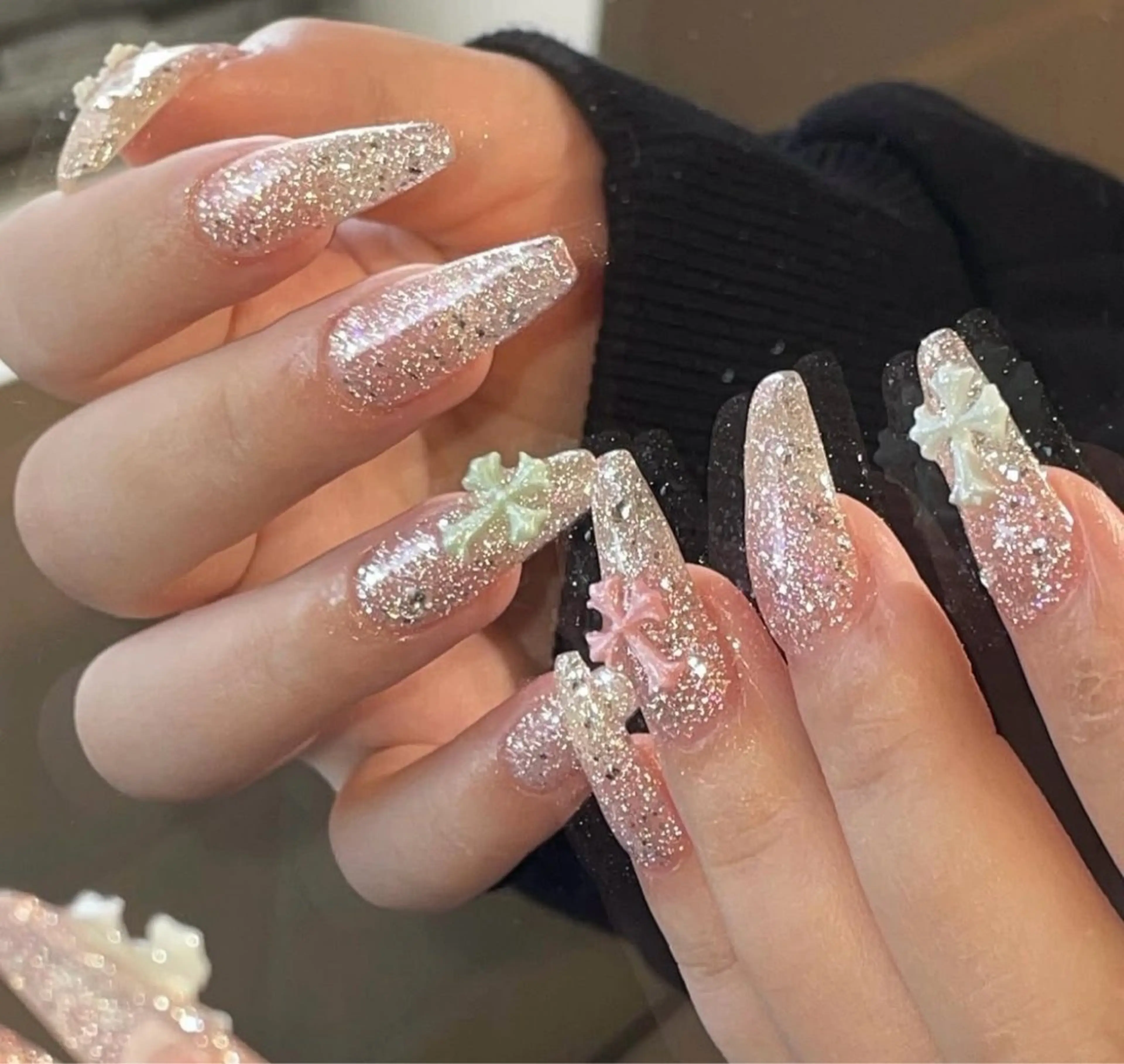カラー シルバー BERA NAILSのネイルデザイン