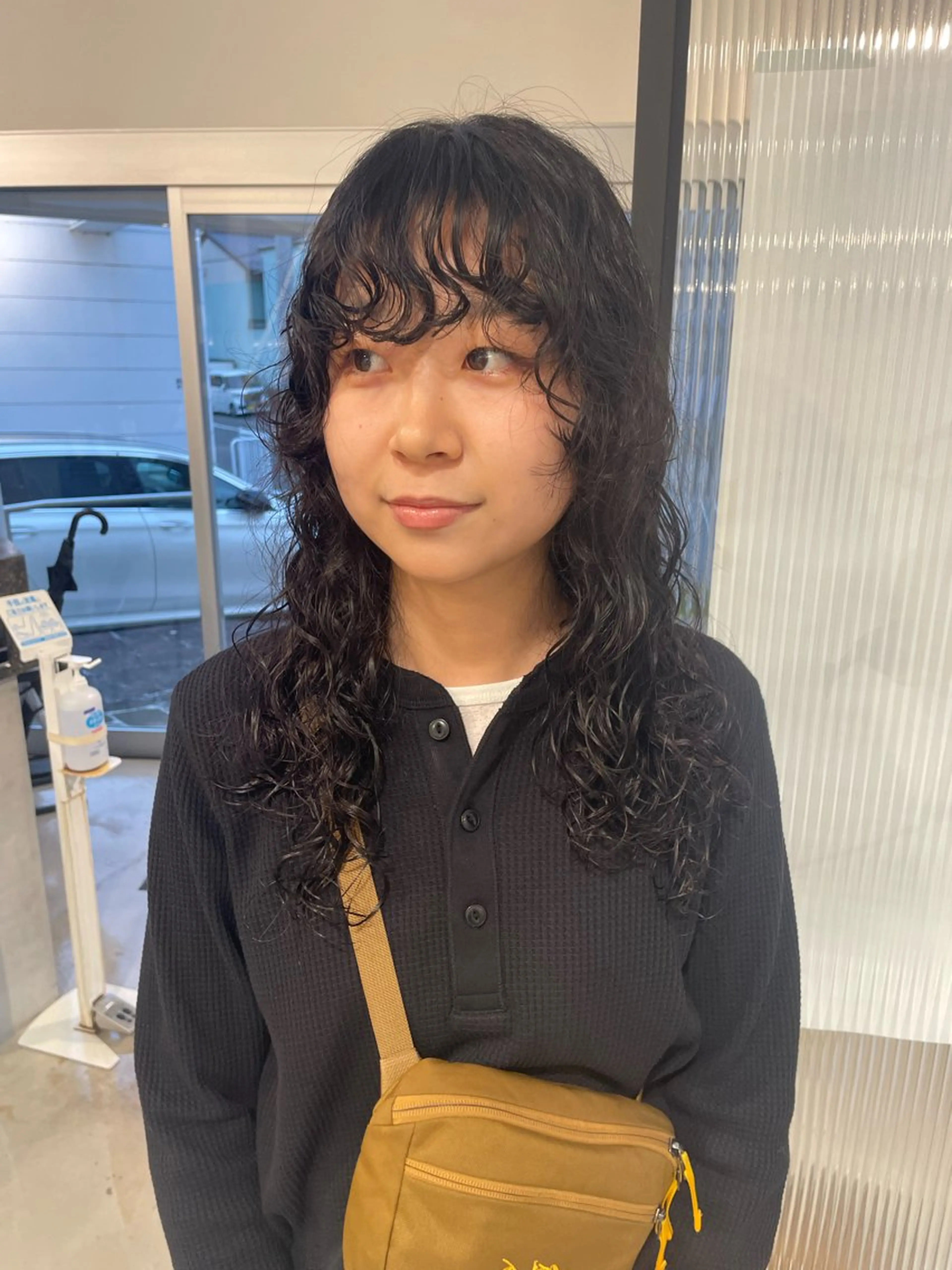 ミディアム パーマ tomo🍒パーマ ハイトーン似合わせのヘアスタイル