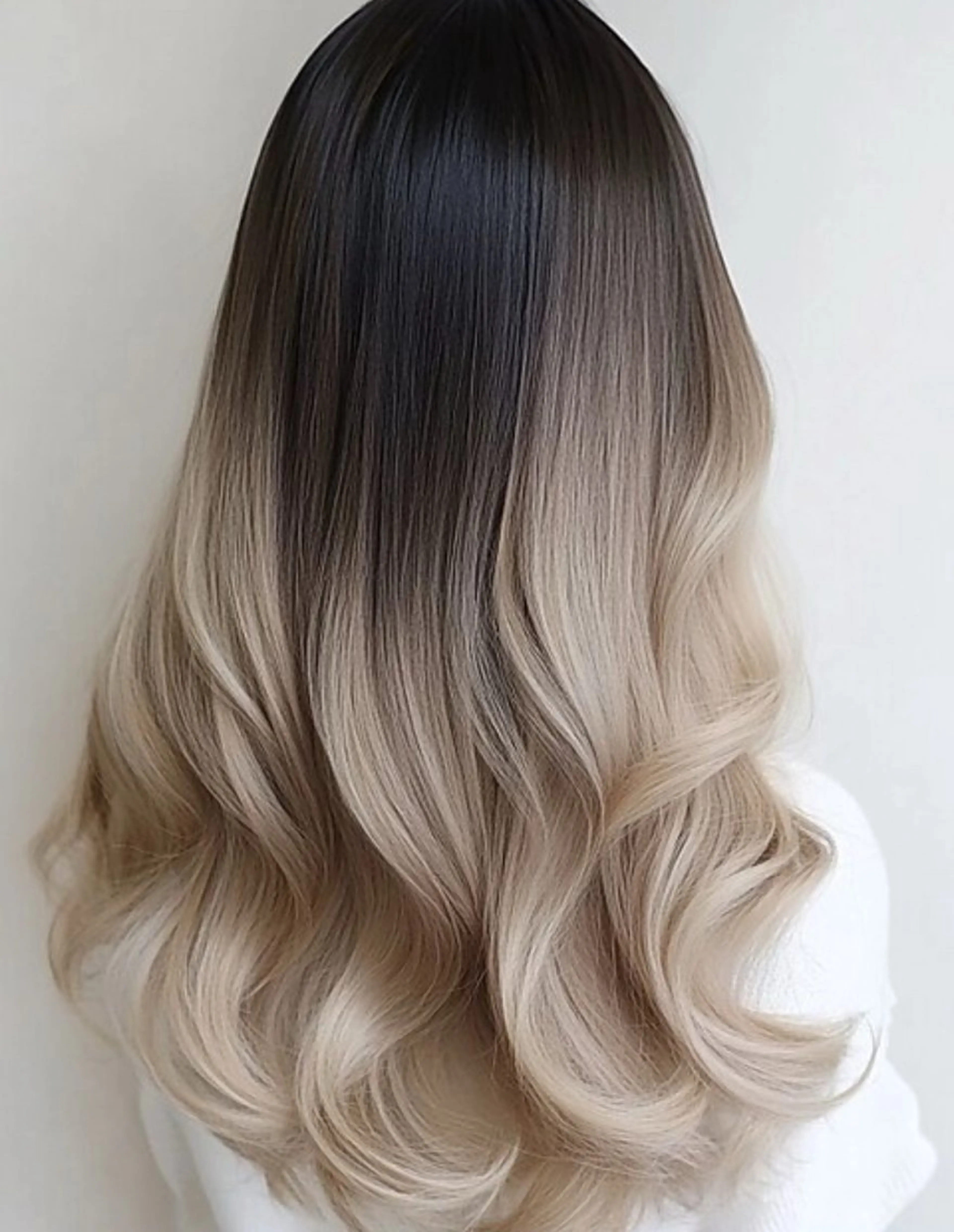 セミロング カラー ハイトーン/レイヤー SHUNのヘアスタイル