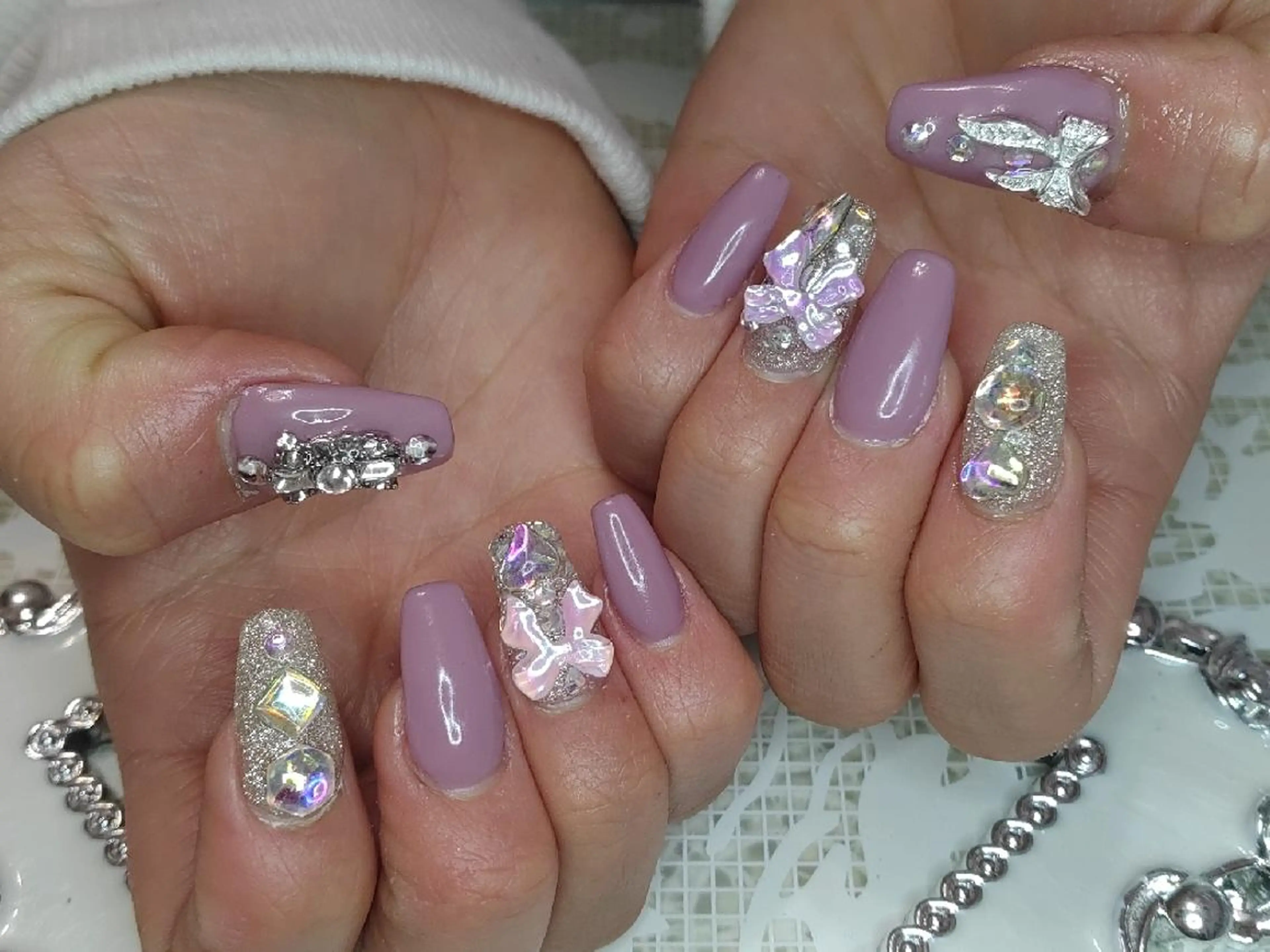 ネイル エステとネイル ローズコンフォートのネイルデザイン