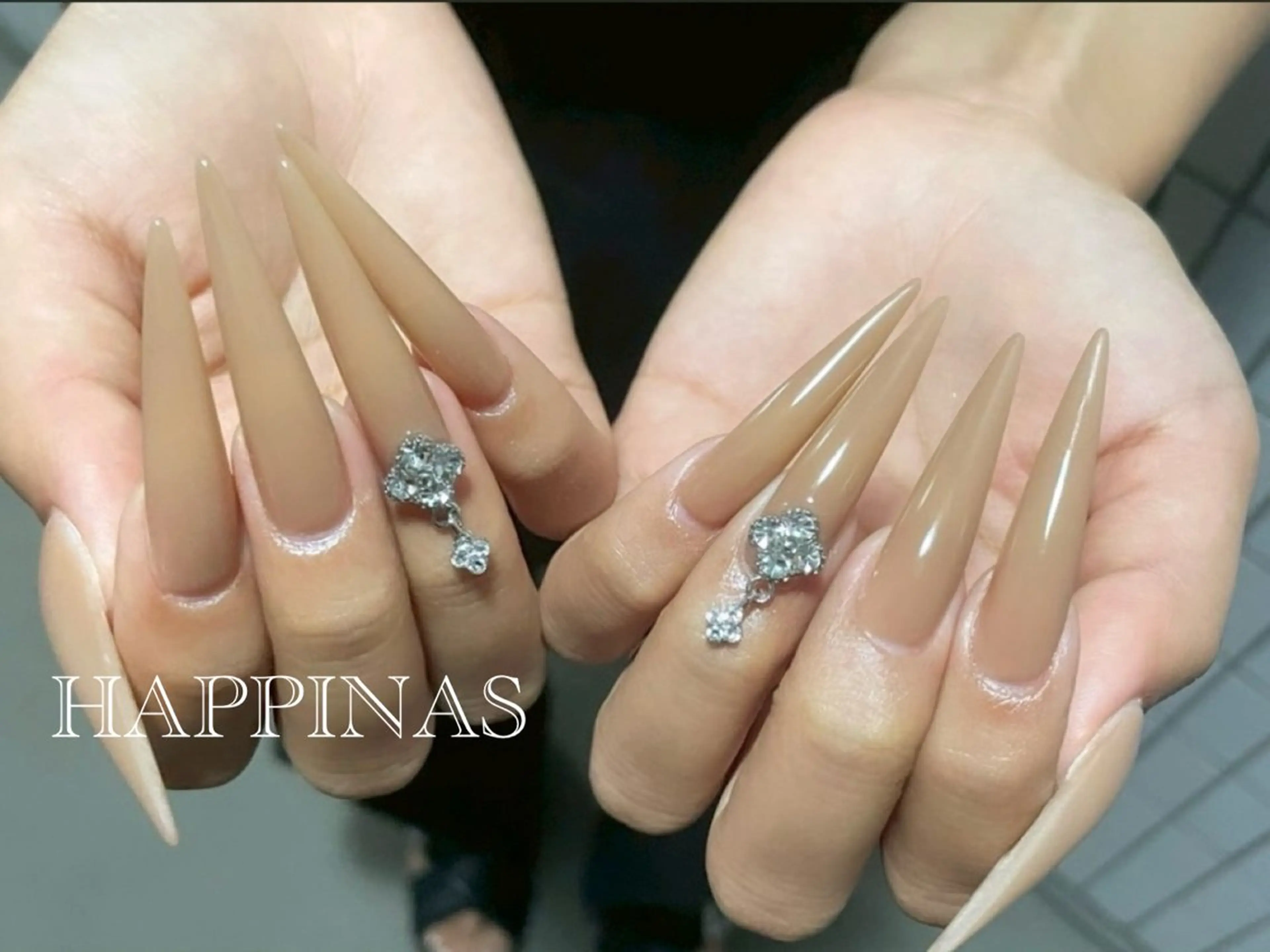 ネイル ロングネイル スカルプネイル シンプルネイル ハンドネイル HAPPINAS Jrネイリスト💅のネイルデザイン