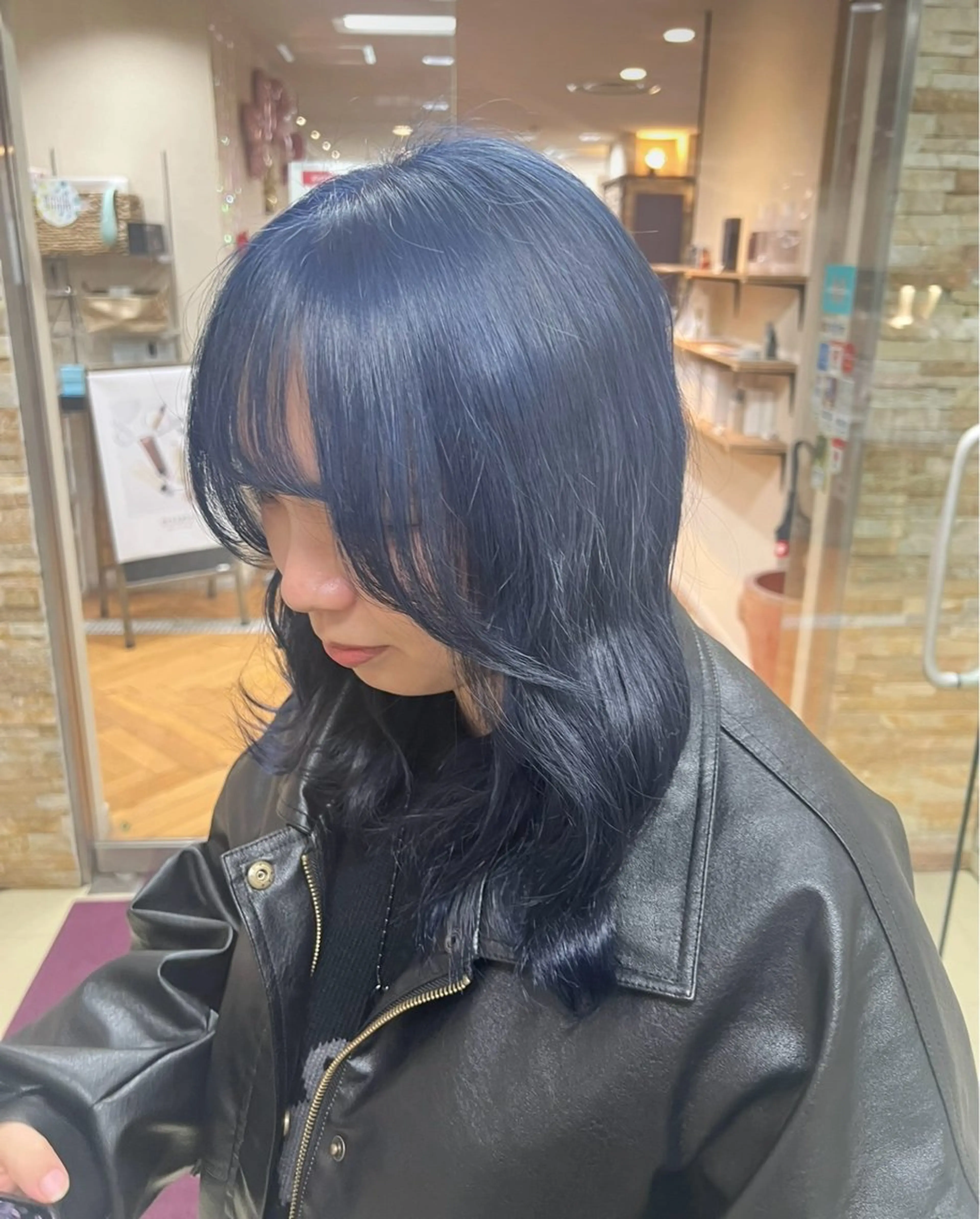 セミロング カラー ヘアカラー 🫧艶髪カラー🫧 伊原修子のヘアスタイル