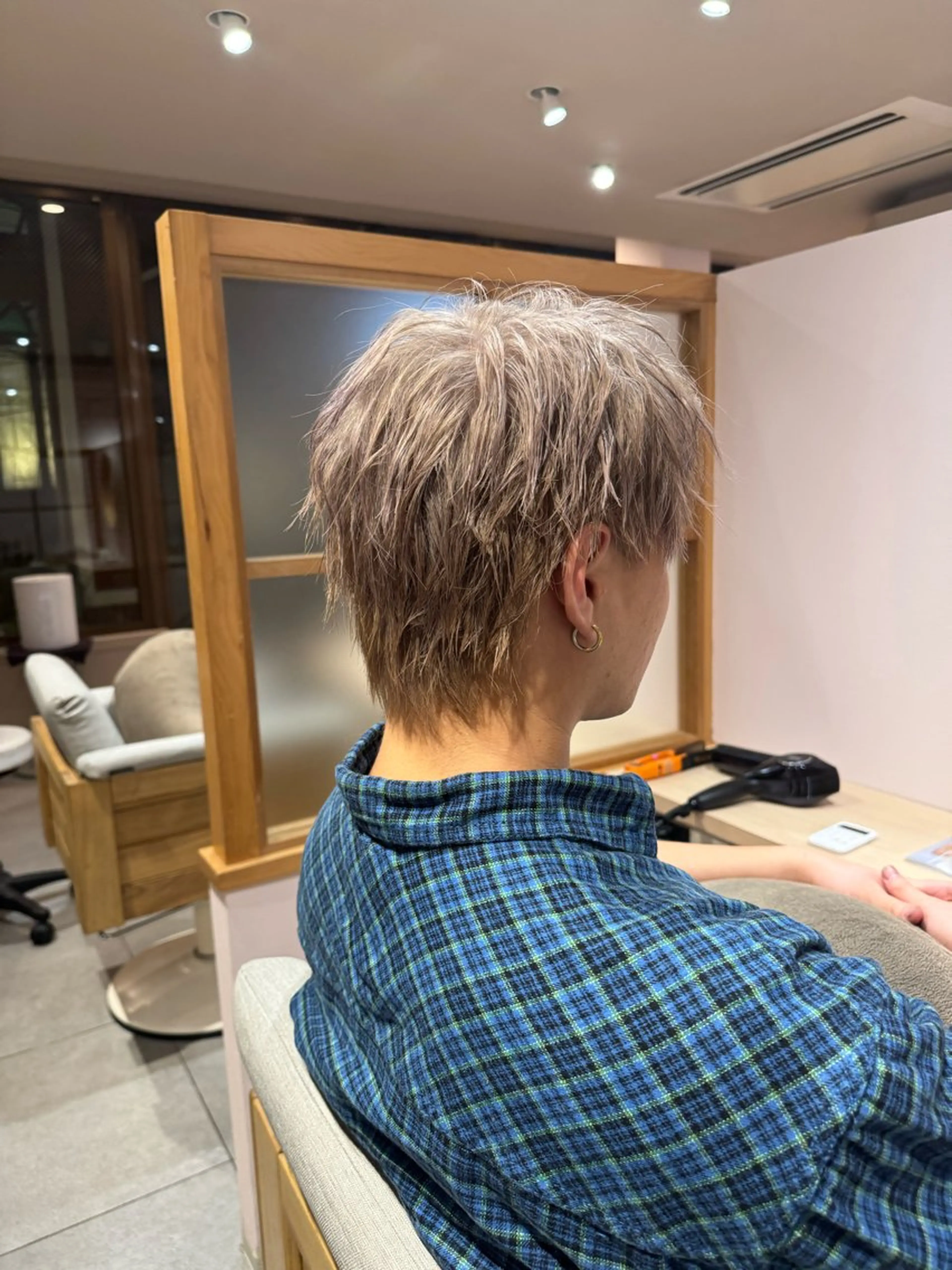 カラー メンズ メンズブリーチ ベージュカラー ブリーチ 透明感カラー ミルクティーベージュ ヘアカラー AYATO 'のヘアスタイル