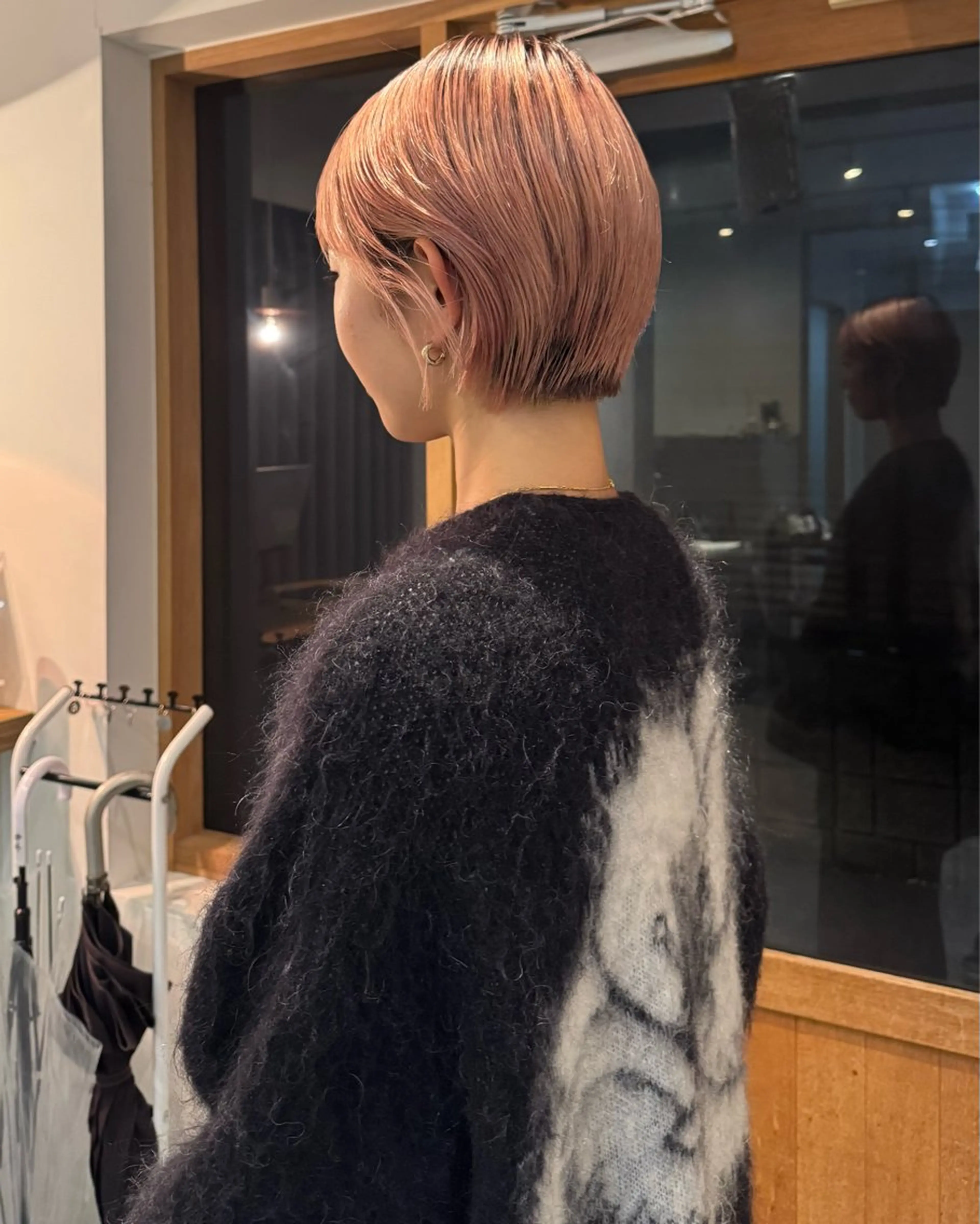 ショート カラー hina 🛋️ブリーチカラーのヘアスタイル